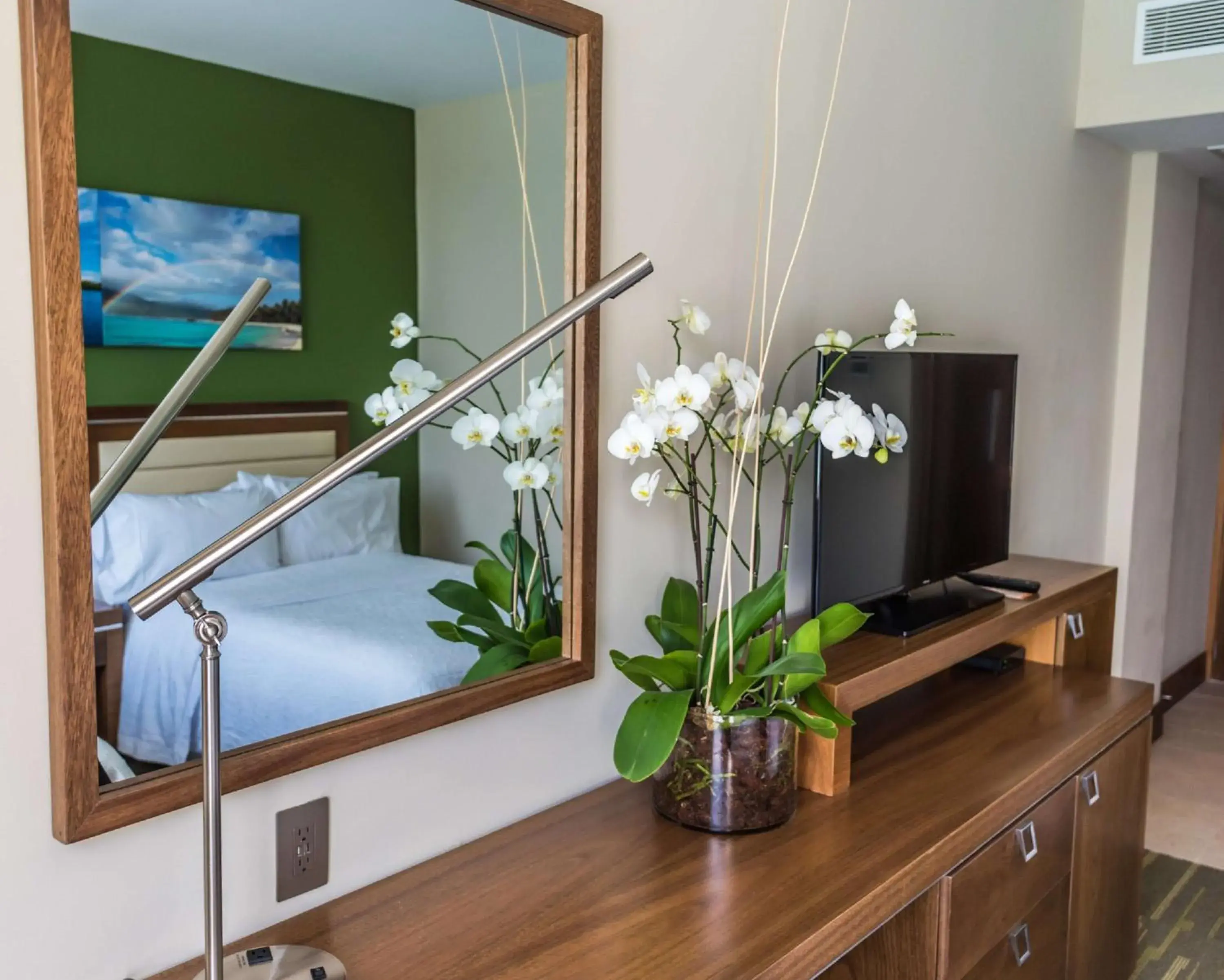 Queen Room - Non-Smoking in Hampton By Hilton Santo Domingo Airport Queen Room - Non-Smoking in Hampton By Hilton Santo Domingo Airport