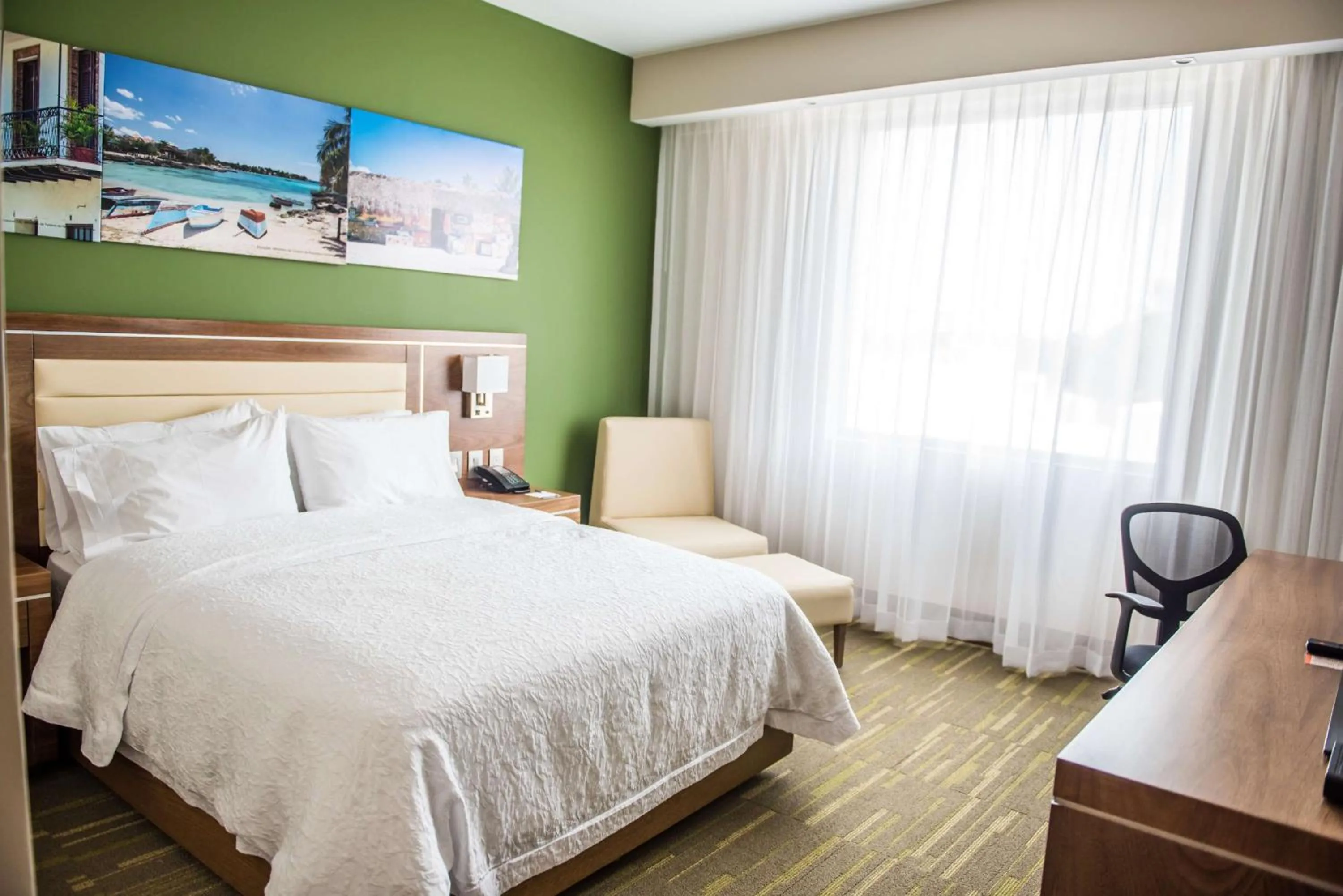 Bedroom, Bed in Hampton By Hilton Santo Domingo Airport