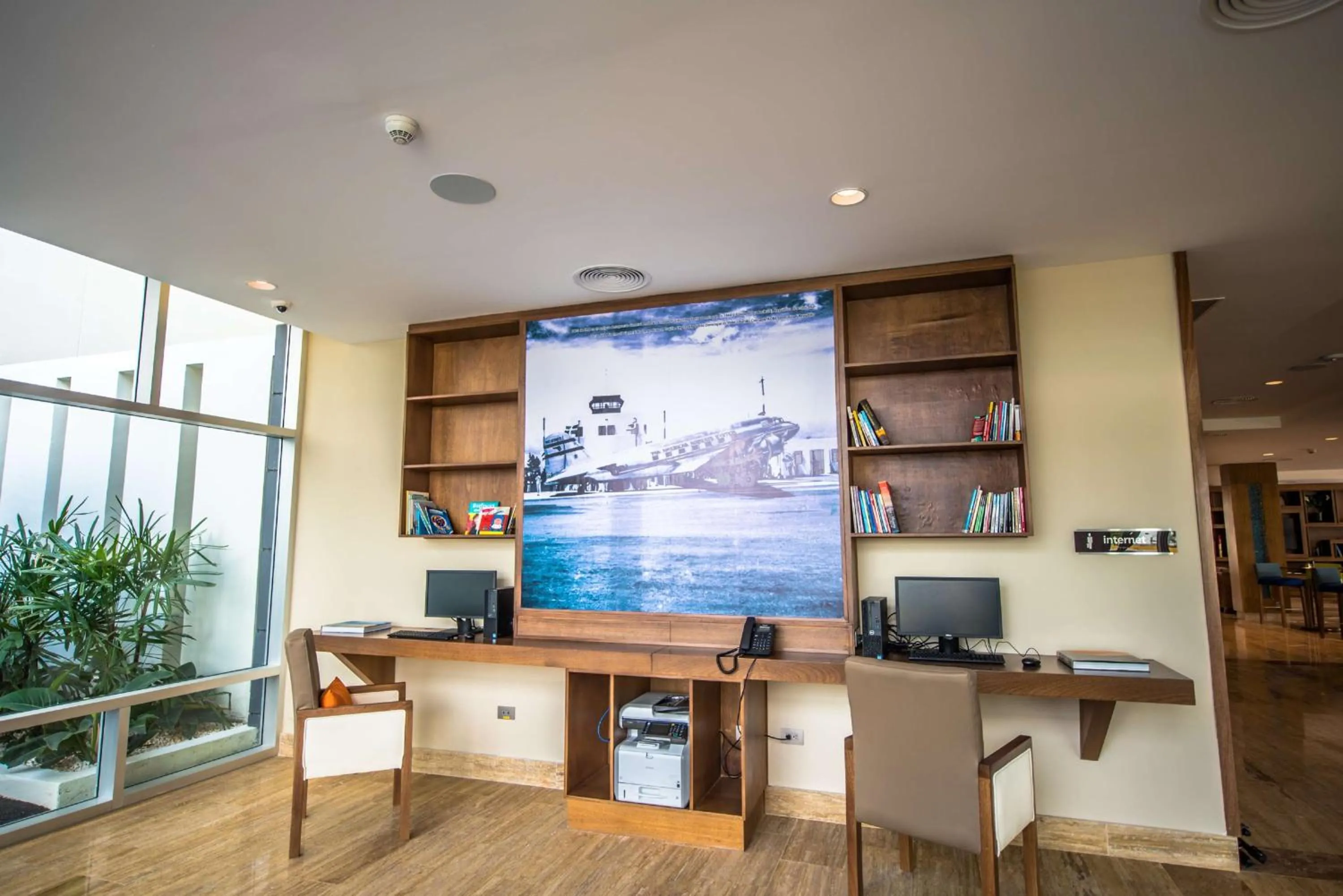 Business facilities in Hampton By Hilton Santo Domingo Airport