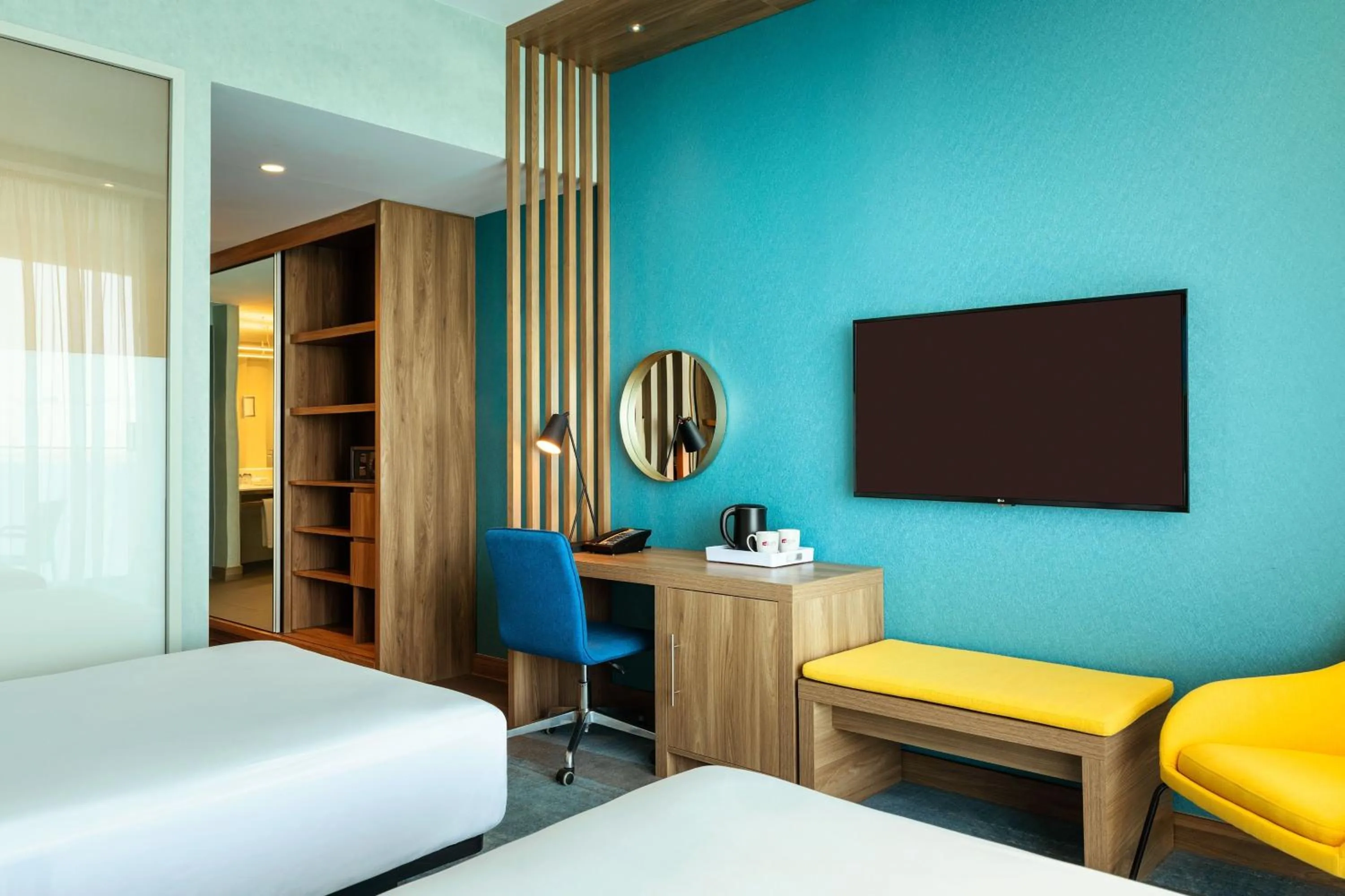 Photo of the whole room, Bed in Aloft Palm Jumeirah