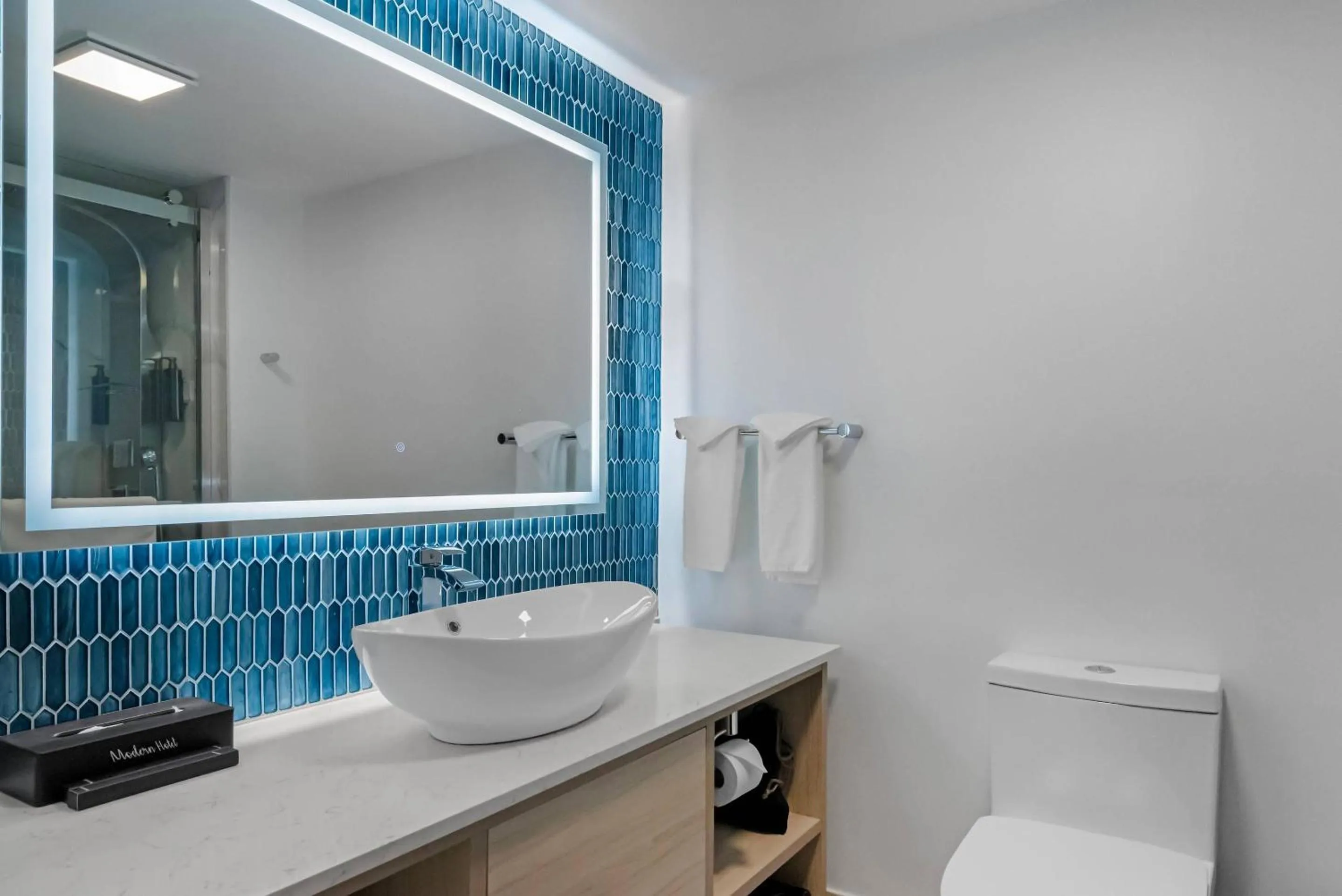 Bedroom in Blue - A Modern Hotel, an Ascend Collection Hotel