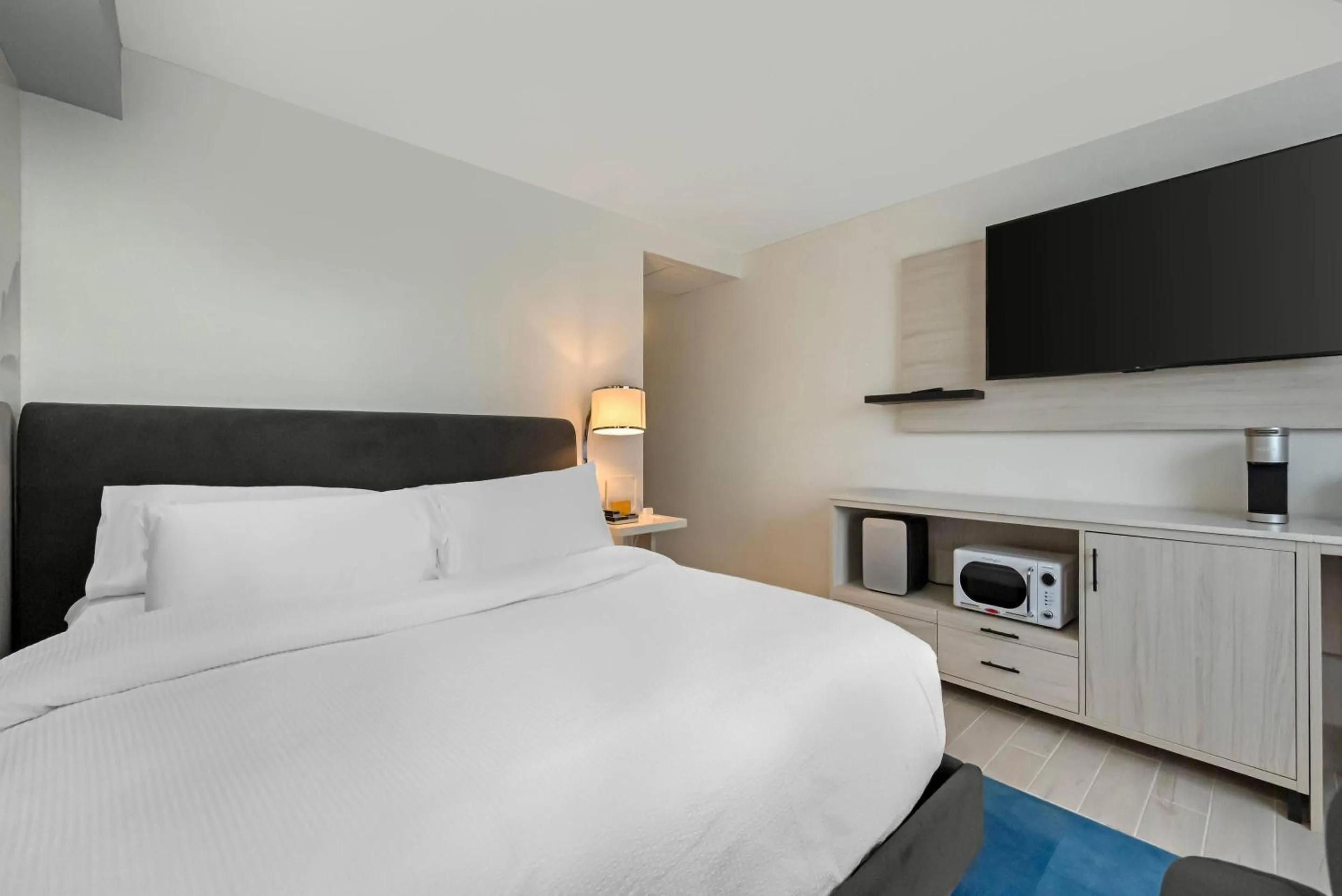 Bedroom, Bed in Blue - A Modern Hotel, an Ascend Collection Hotel