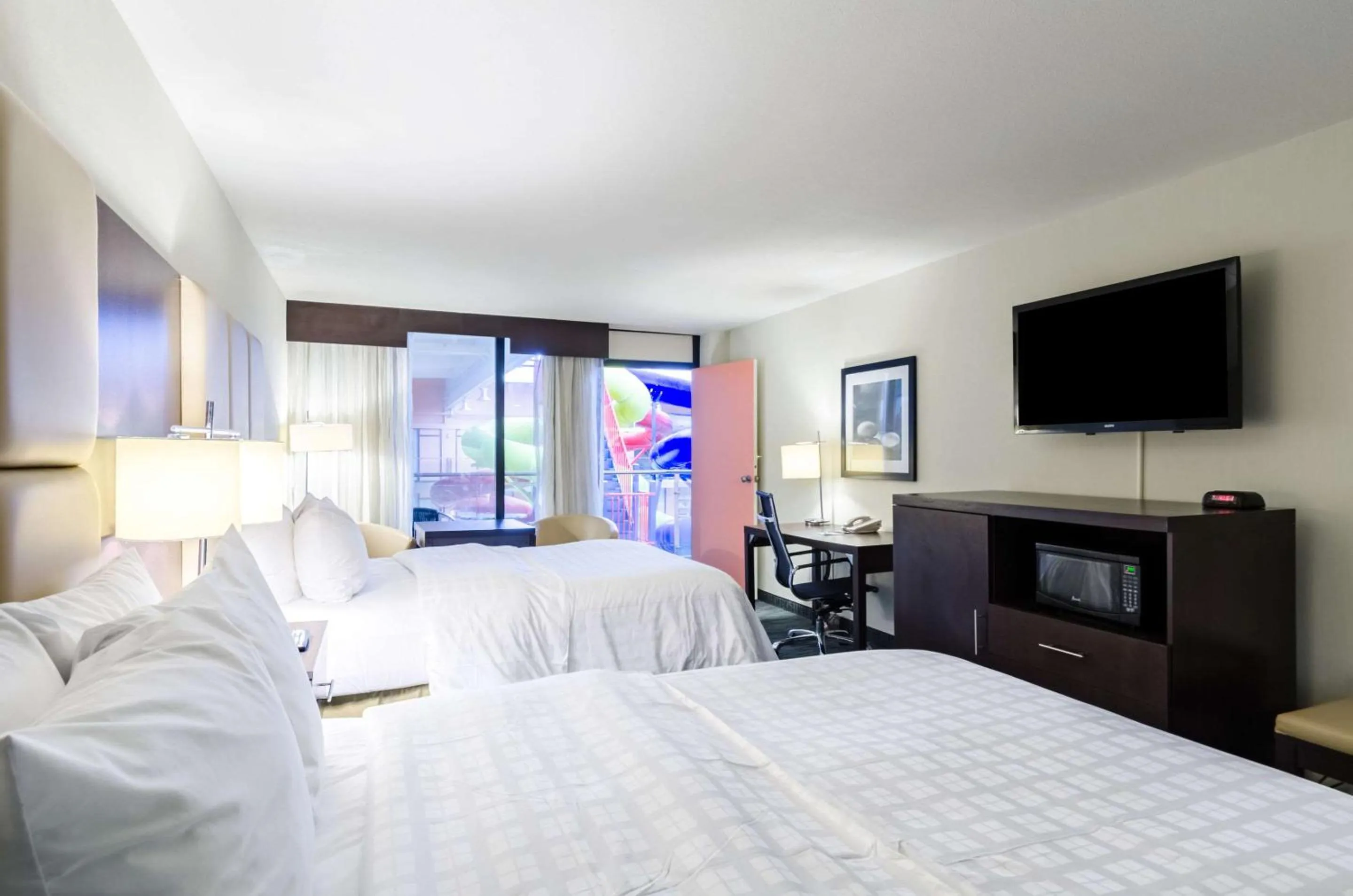 Photo of the whole room in Clarion Hotel Aqua Lagoon Waterpark