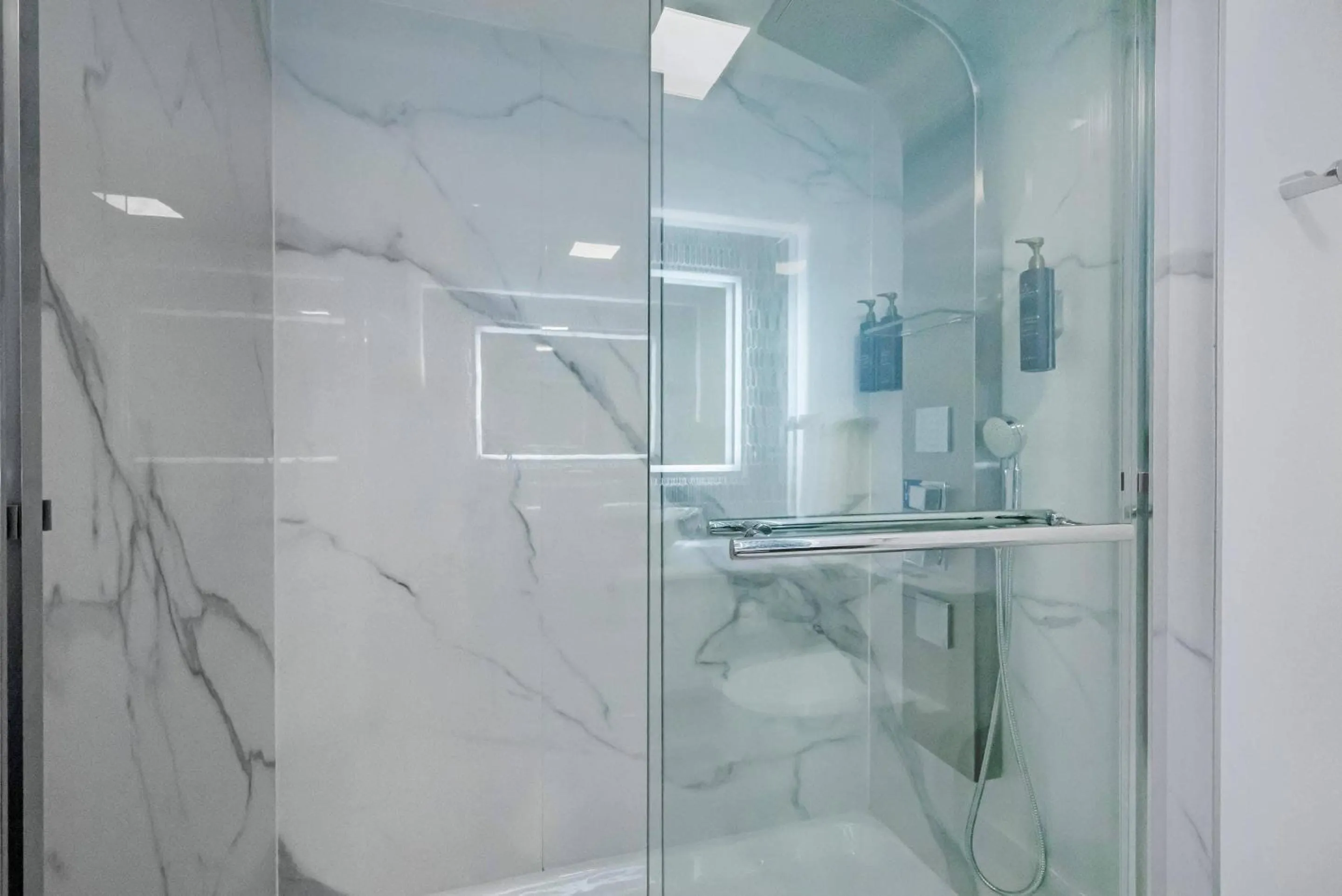 Bathroom in Blue - A Modern Hotel, an Ascend Collection Hotel