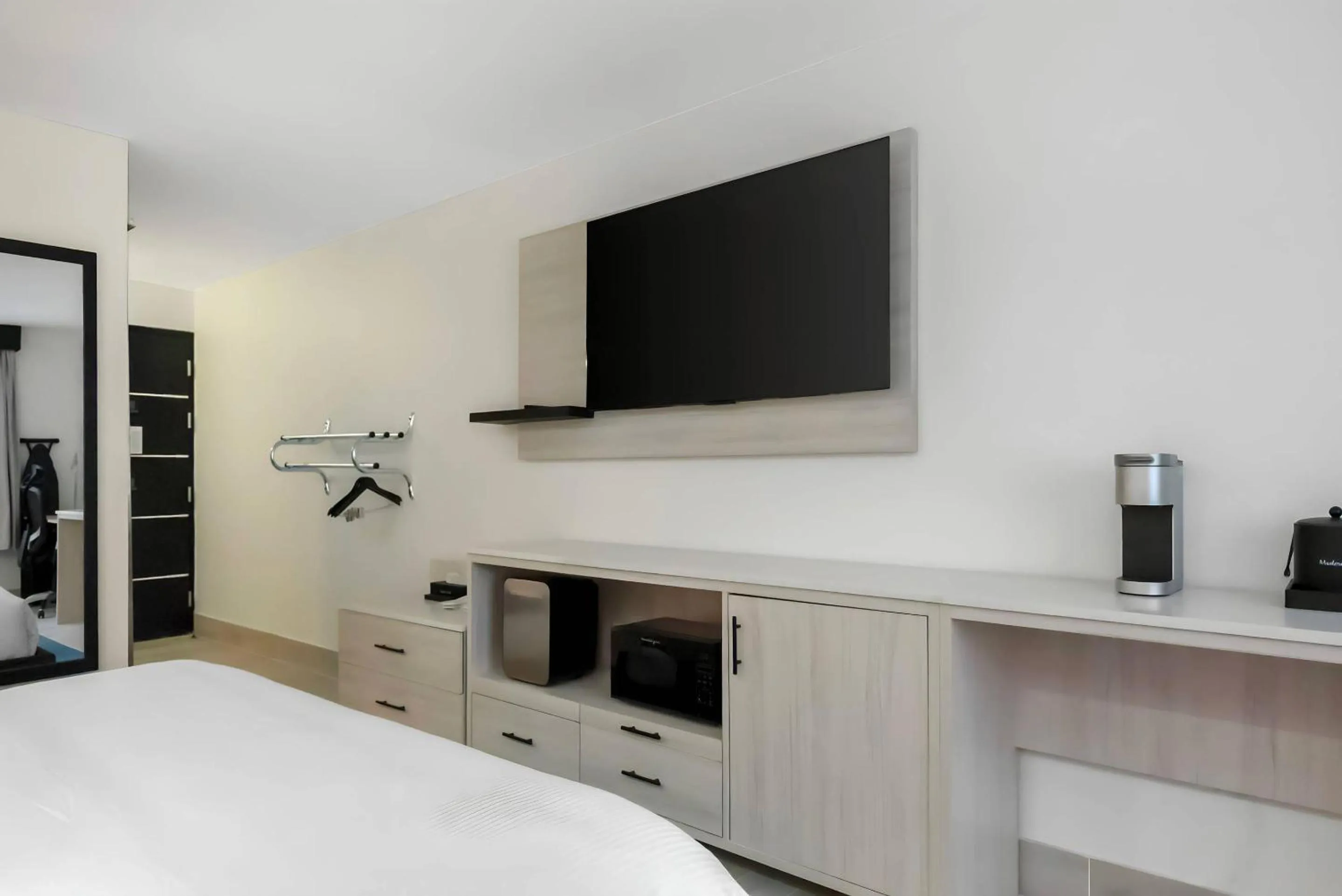 Bedroom, Bed in Blue - A Modern Hotel, an Ascend Collection Hotel