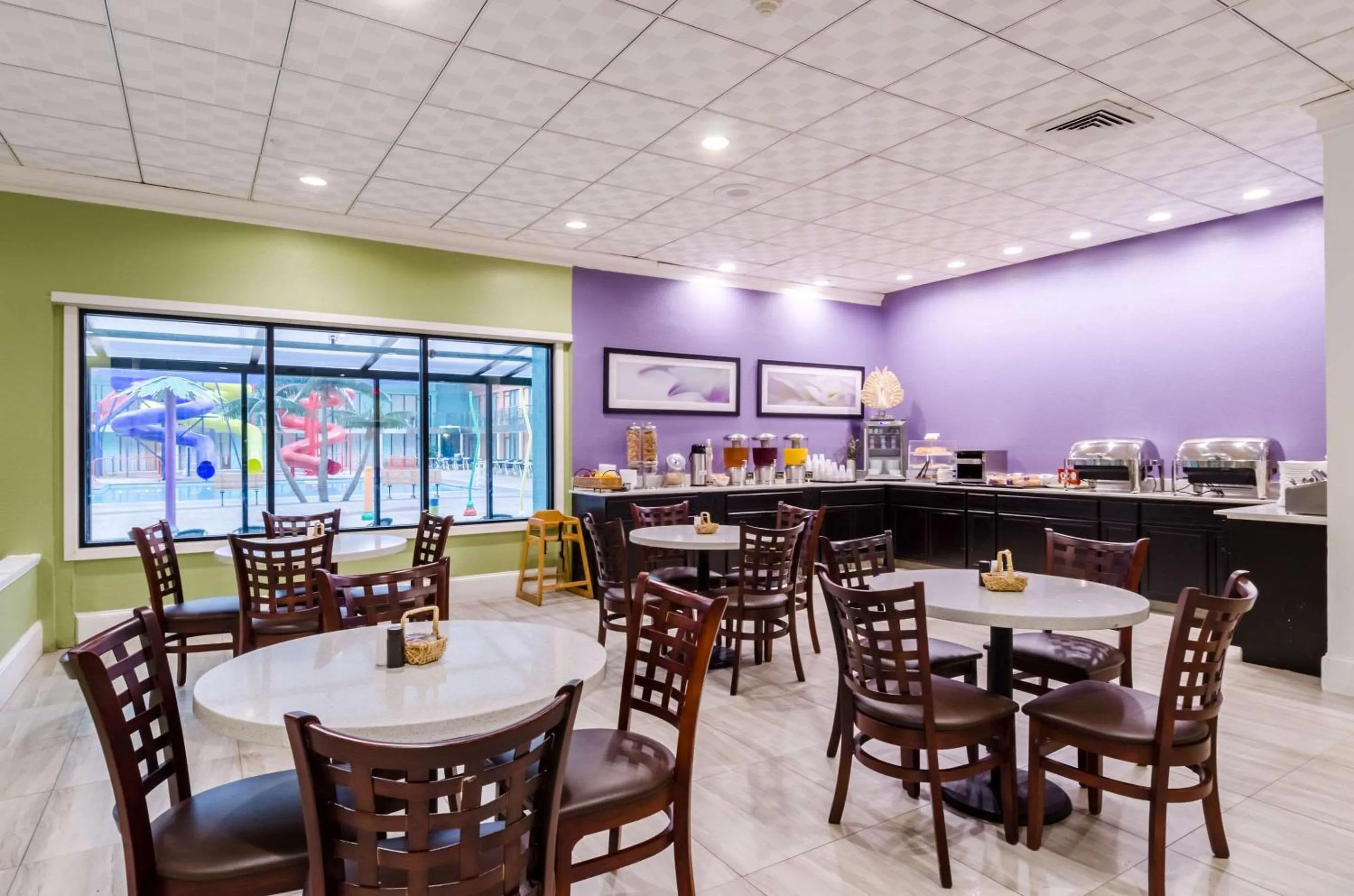 Restaurant/Places to Eat in Clarion Hotel Aqua Lagoon Waterpark