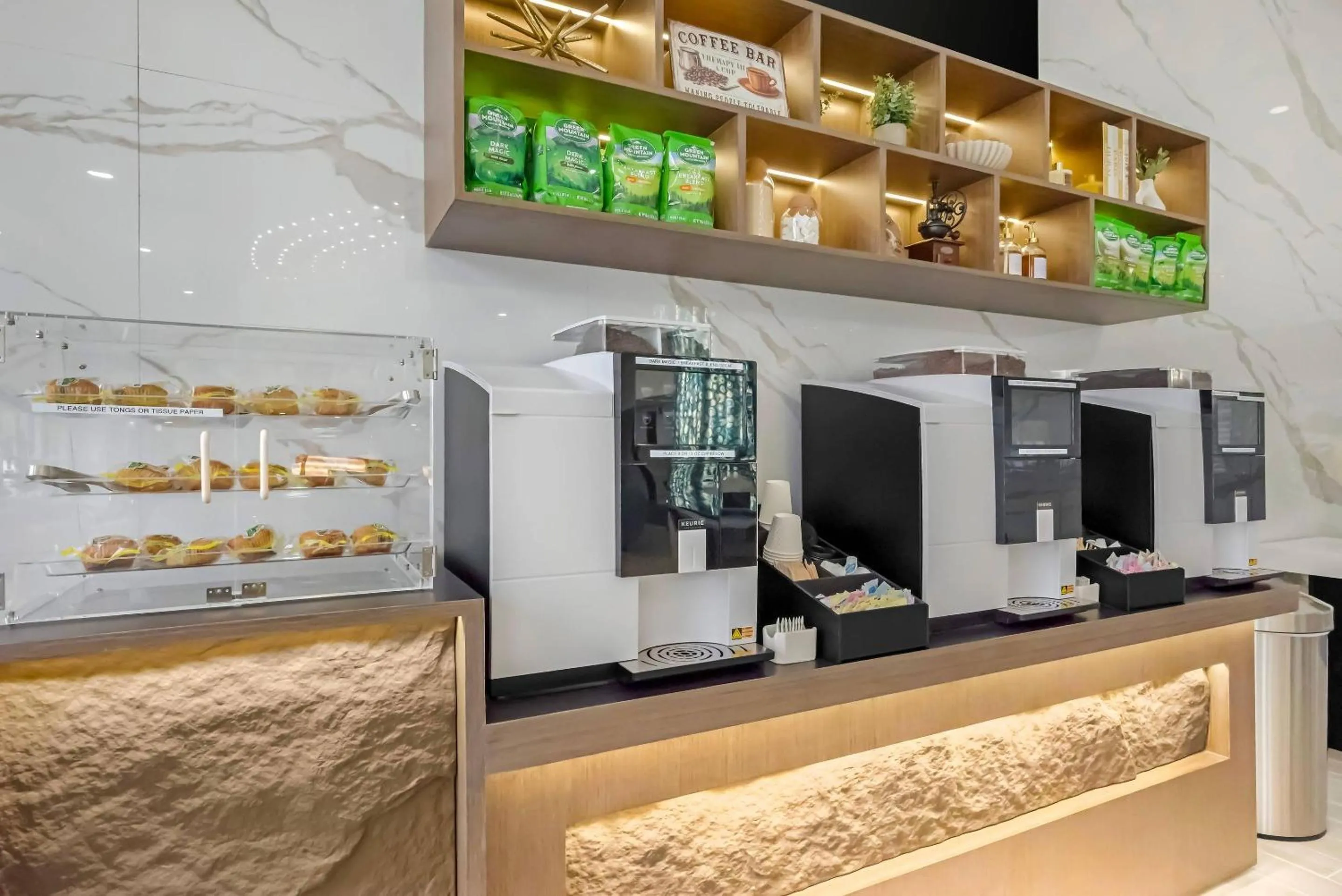 Coffee/tea facilities in Blue - A Modern Hotel, an Ascend Collection Hotel