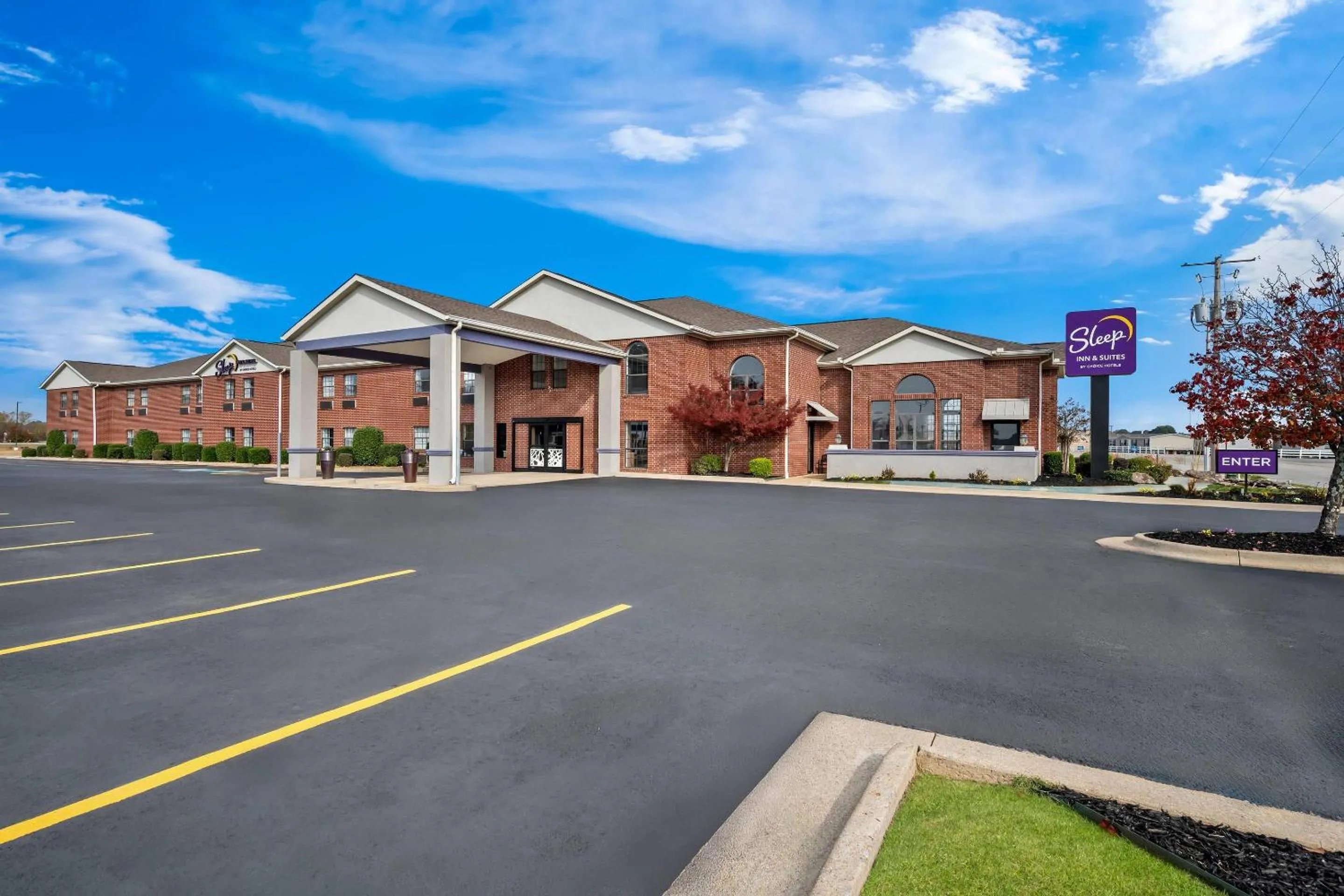 Property building in Sleep Inn & Suites Searcy near University