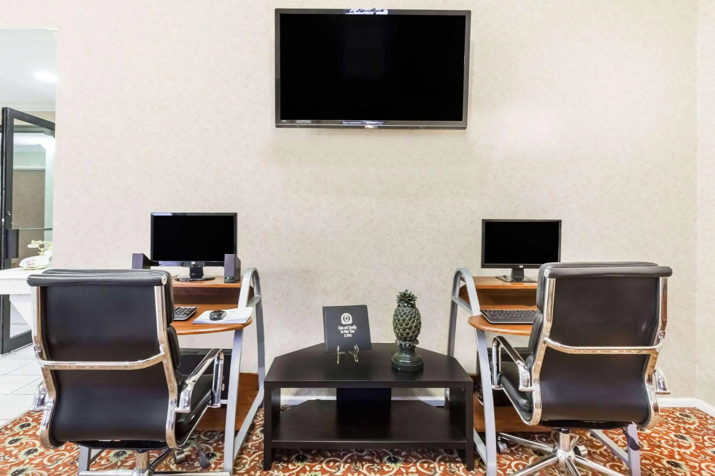 Business facilities in Super 8 by Wyndham Searcy AR