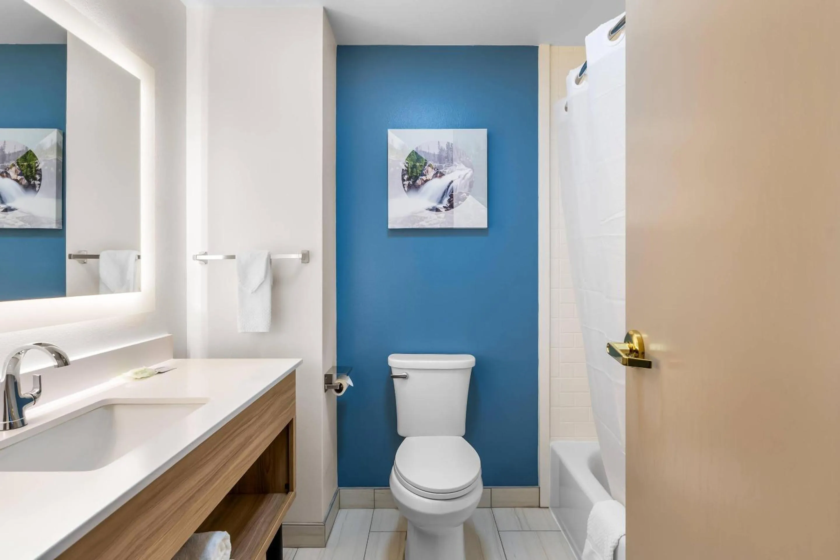 Bedroom in Sleep Inn & Suites Searcy near University