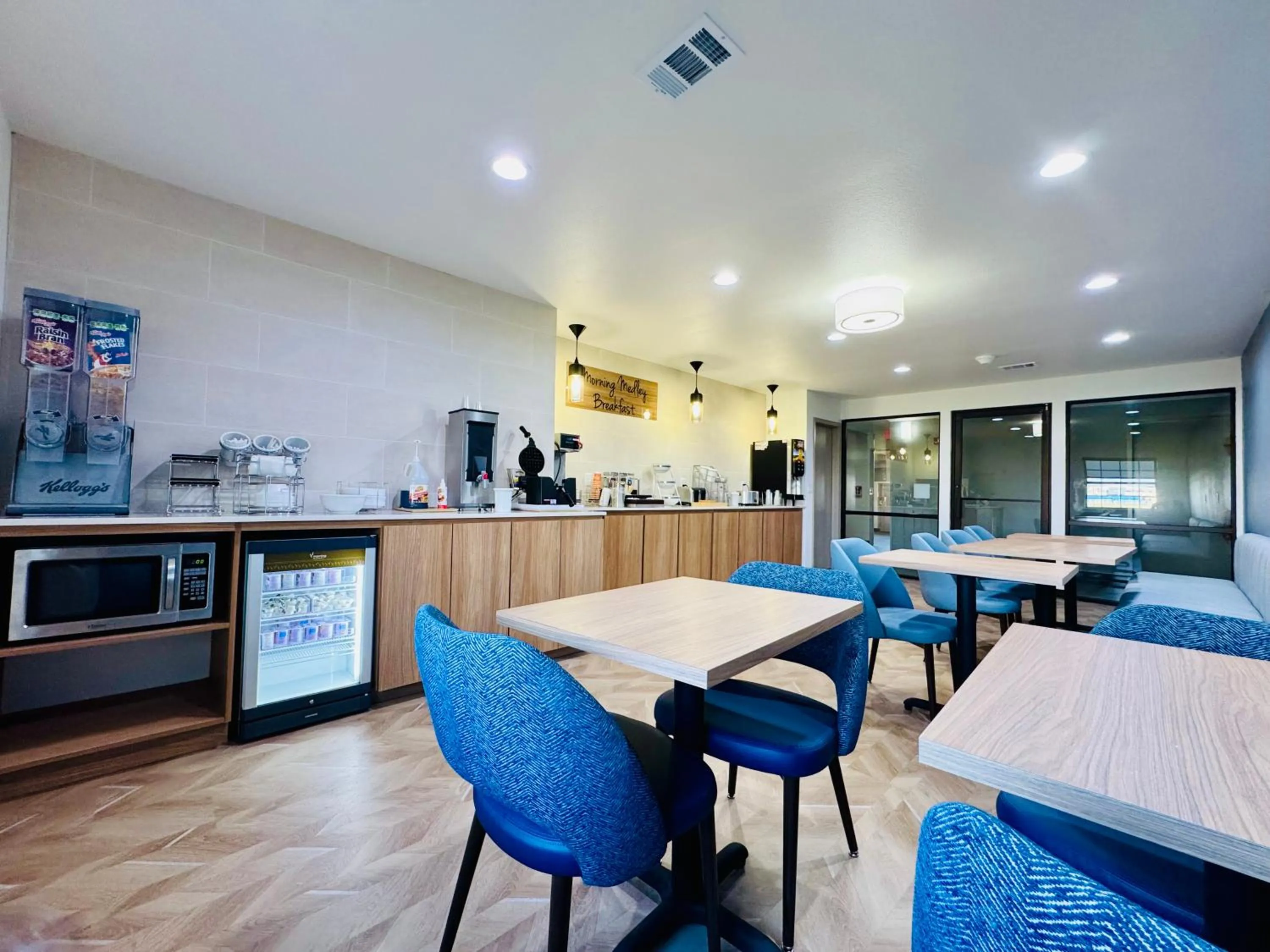 Breakfast in Sleep Inn & Suites Searcy near University