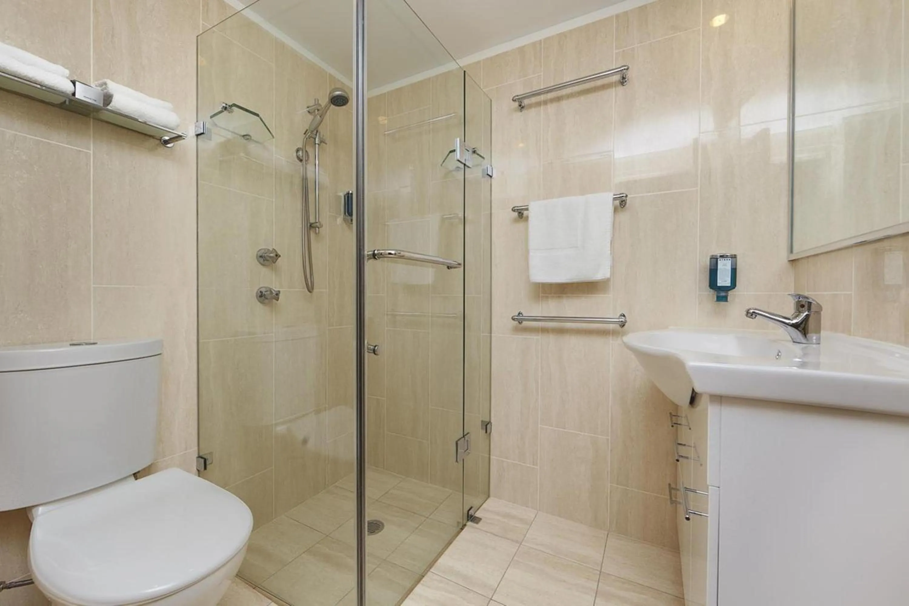 Bathroom in ibis Styles Canberra