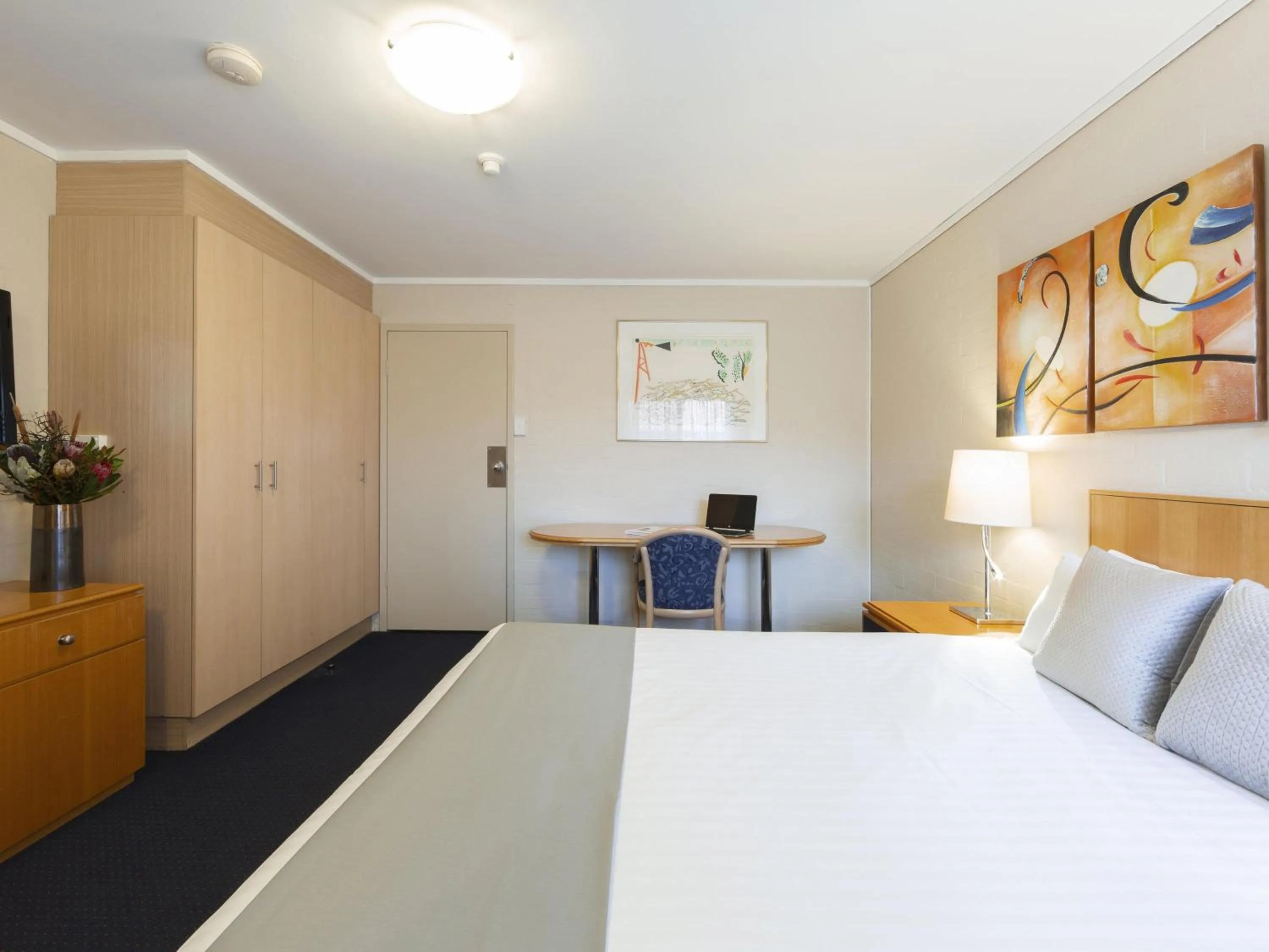 Bedroom, Bed in ibis Styles Canberra