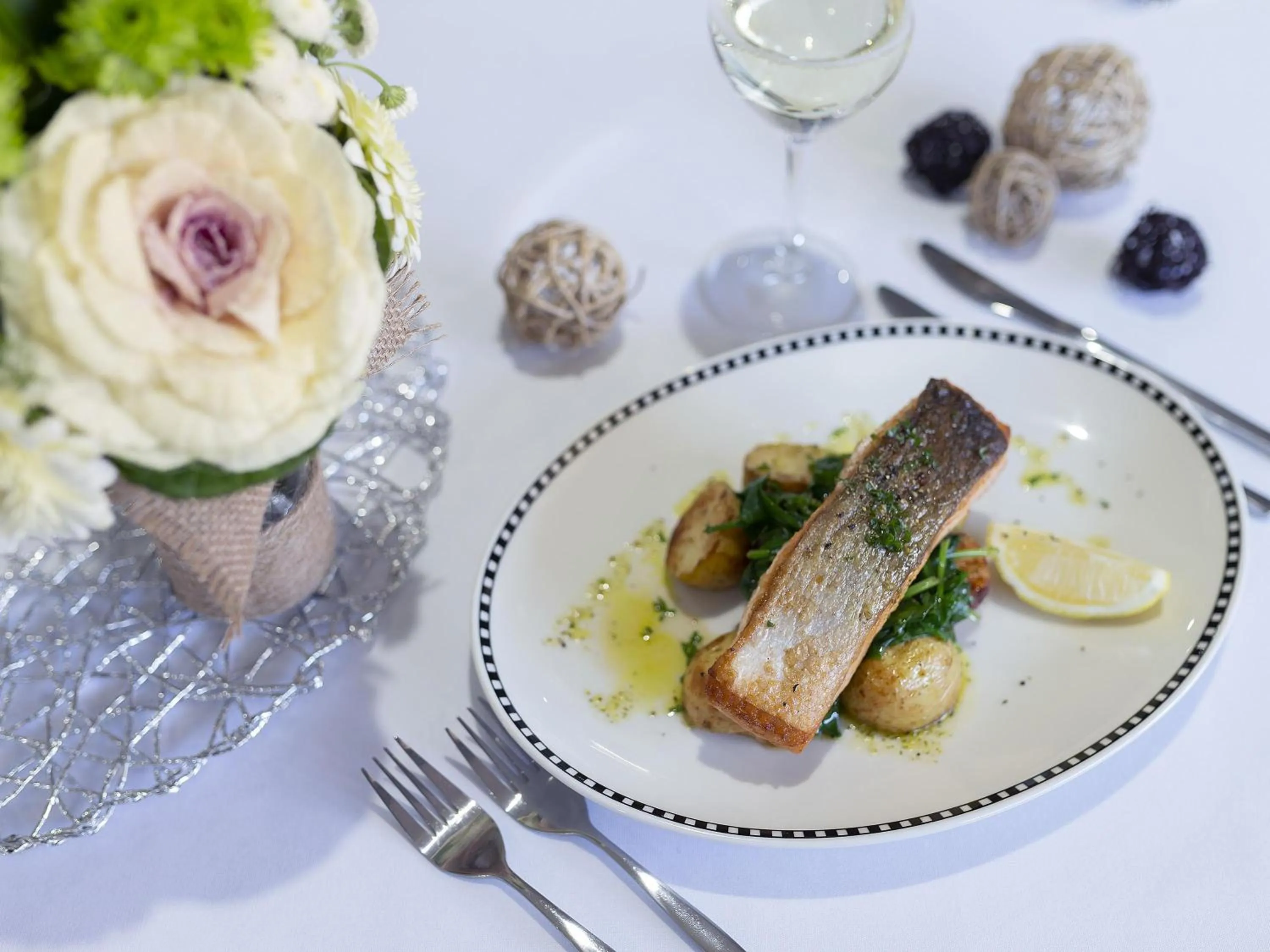 Restaurant/places to eat in ibis Styles Canberra