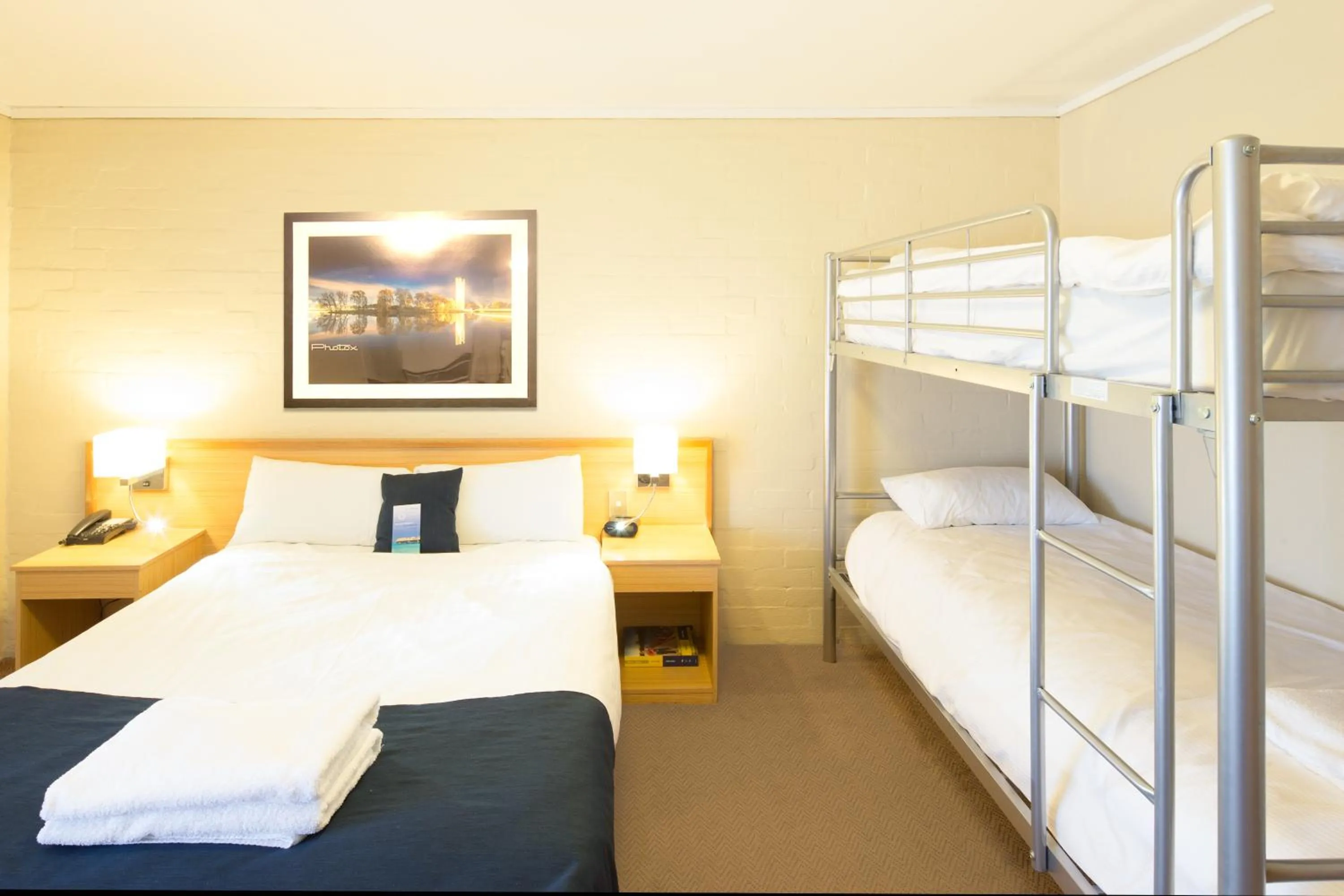bunk bed, Bed in ibis Styles Canberra