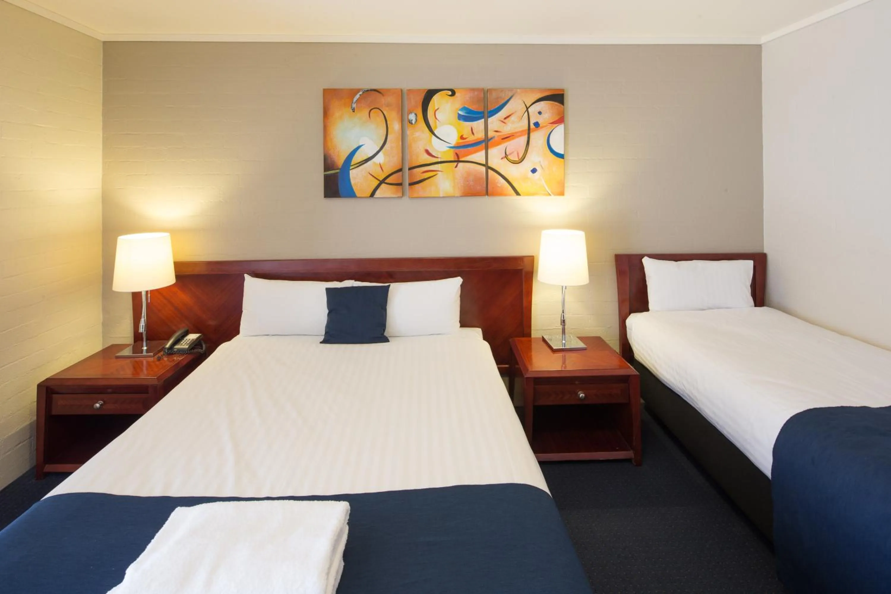 Photo of the whole room, Bed in ibis Styles Canberra
