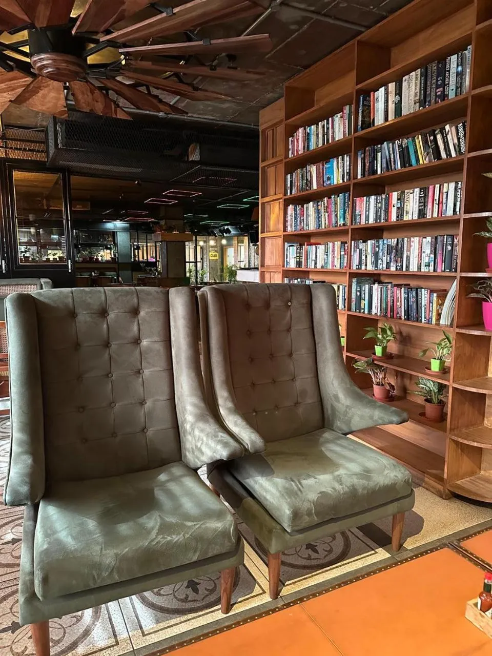 Restaurant/places to eat in Clarion Bella Casa at Airport