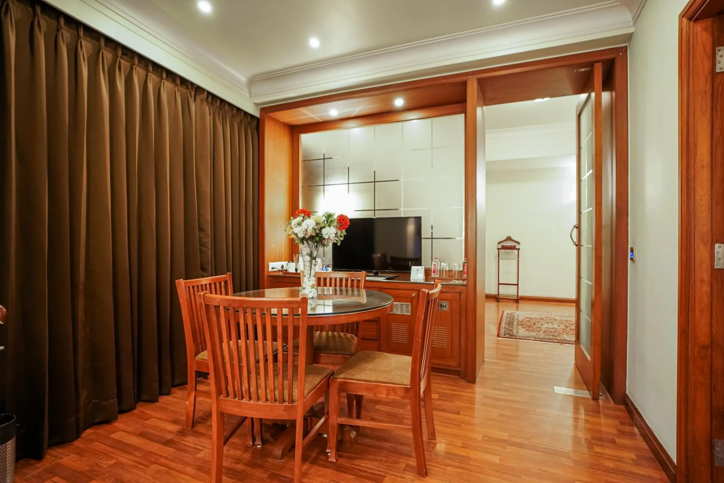 Communal lounge/ TV room in Clarion Bella Casa at Airport