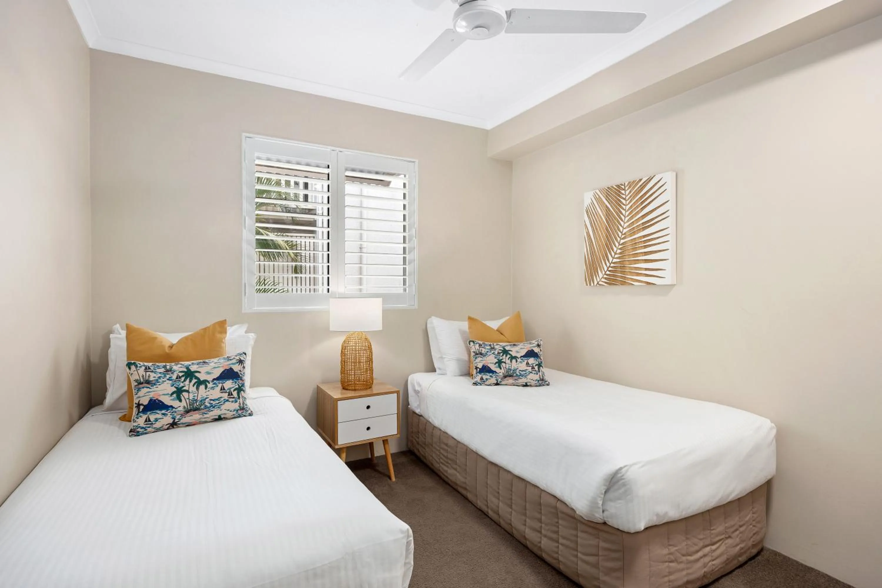 Bedroom, Bed in Sunset Cove Noosa
