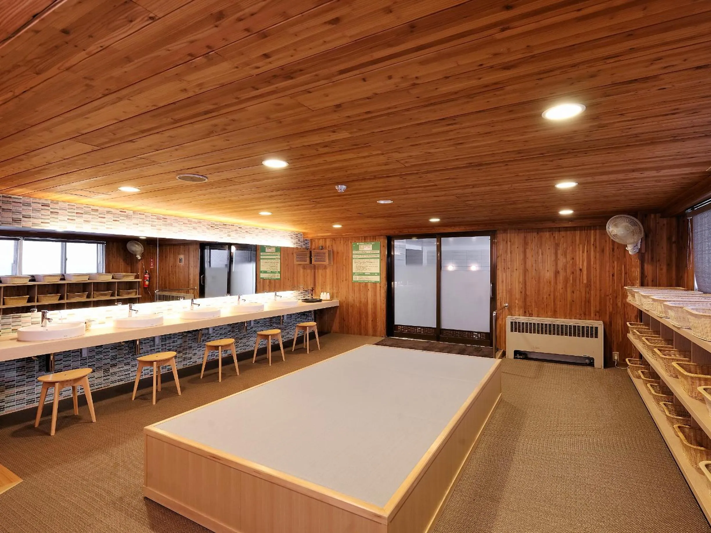 Lounge or bar in Shiga Park Hotel