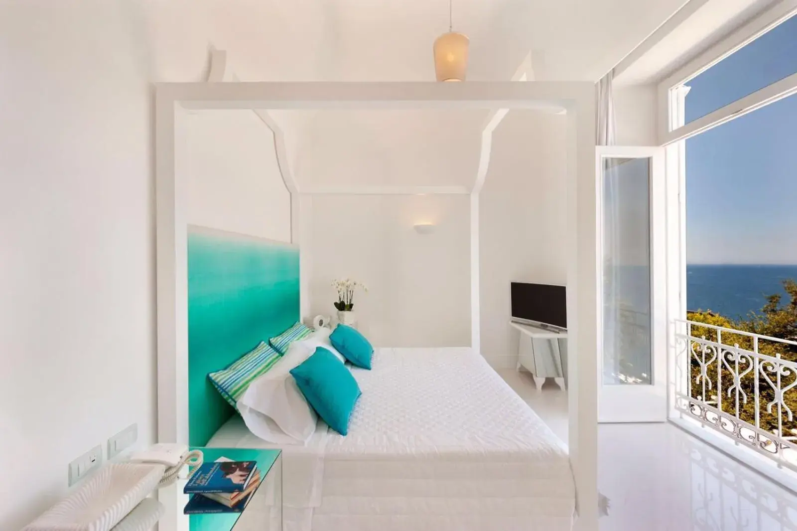 Deluxe Double Room with Sea View in Villa Silvana Relais Deluxe Double Room with Sea View in Villa Silvana Relais