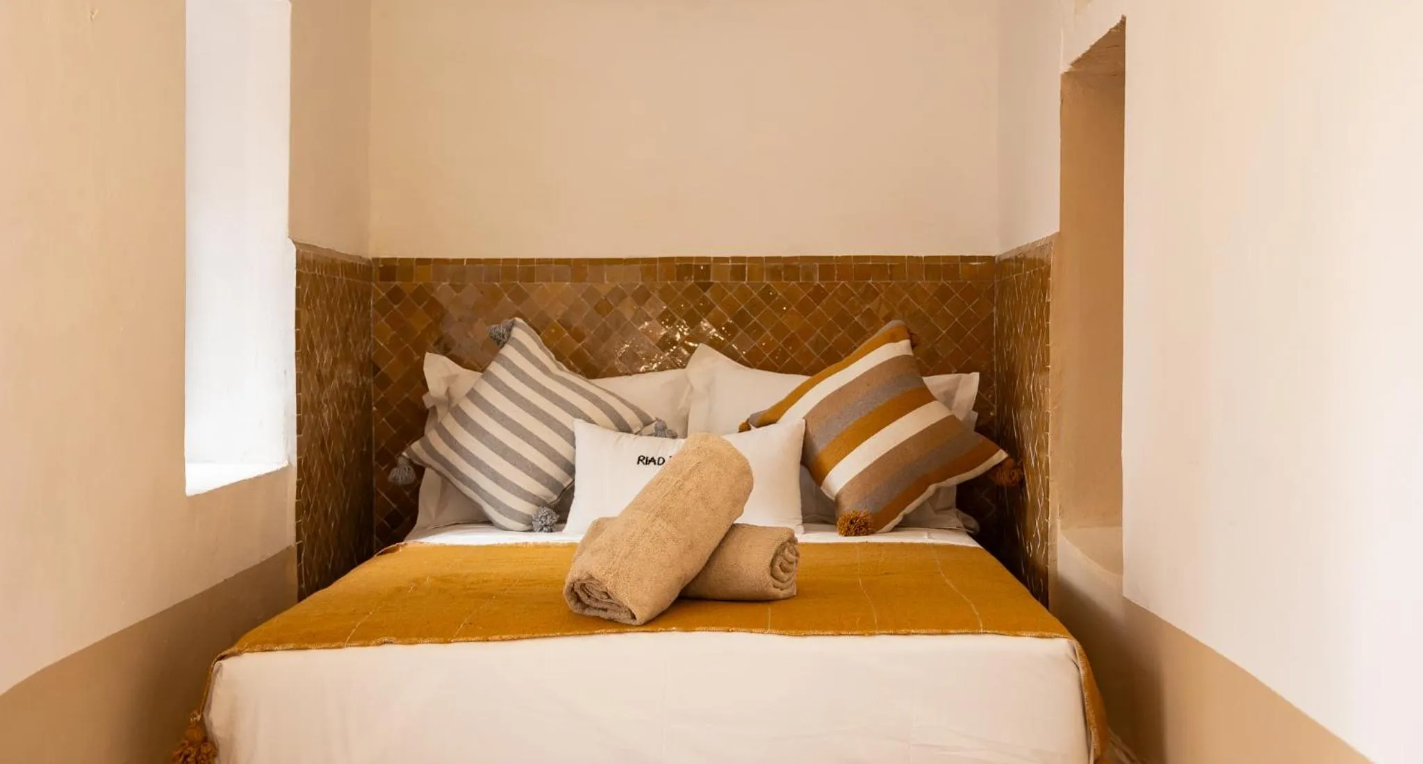 Bed in Riad El Jadide