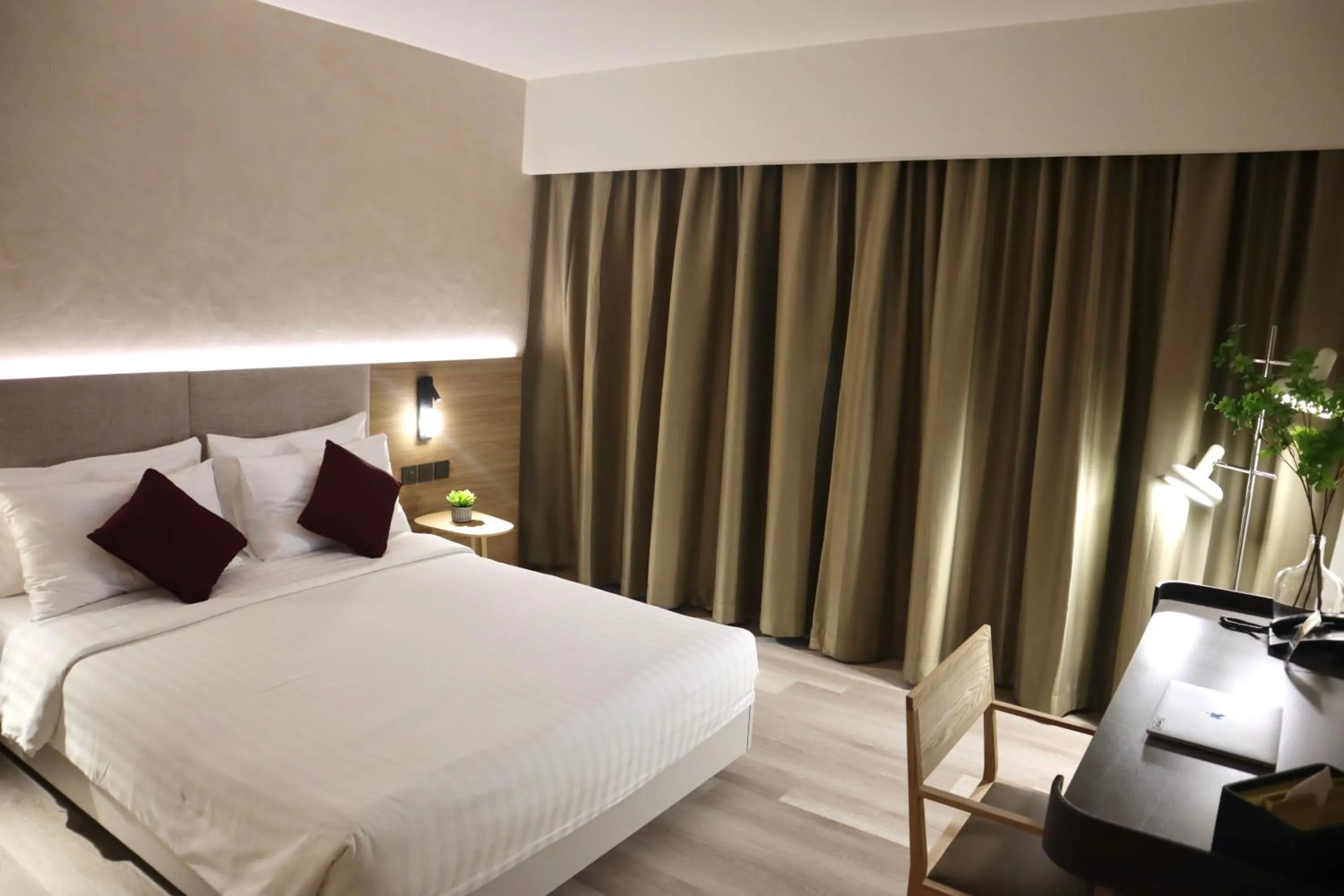 Bedroom, Bed in The Brunei Hotel