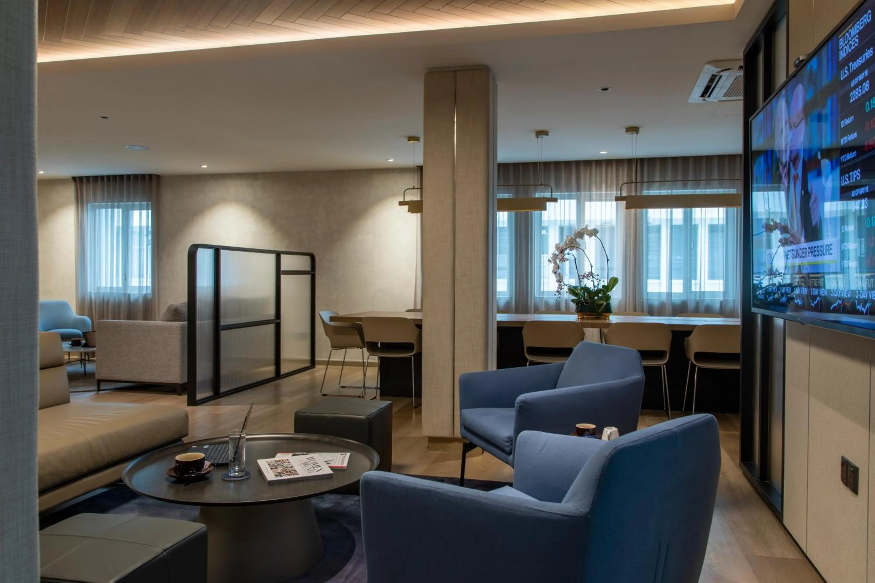 Living room in The Brunei Hotel