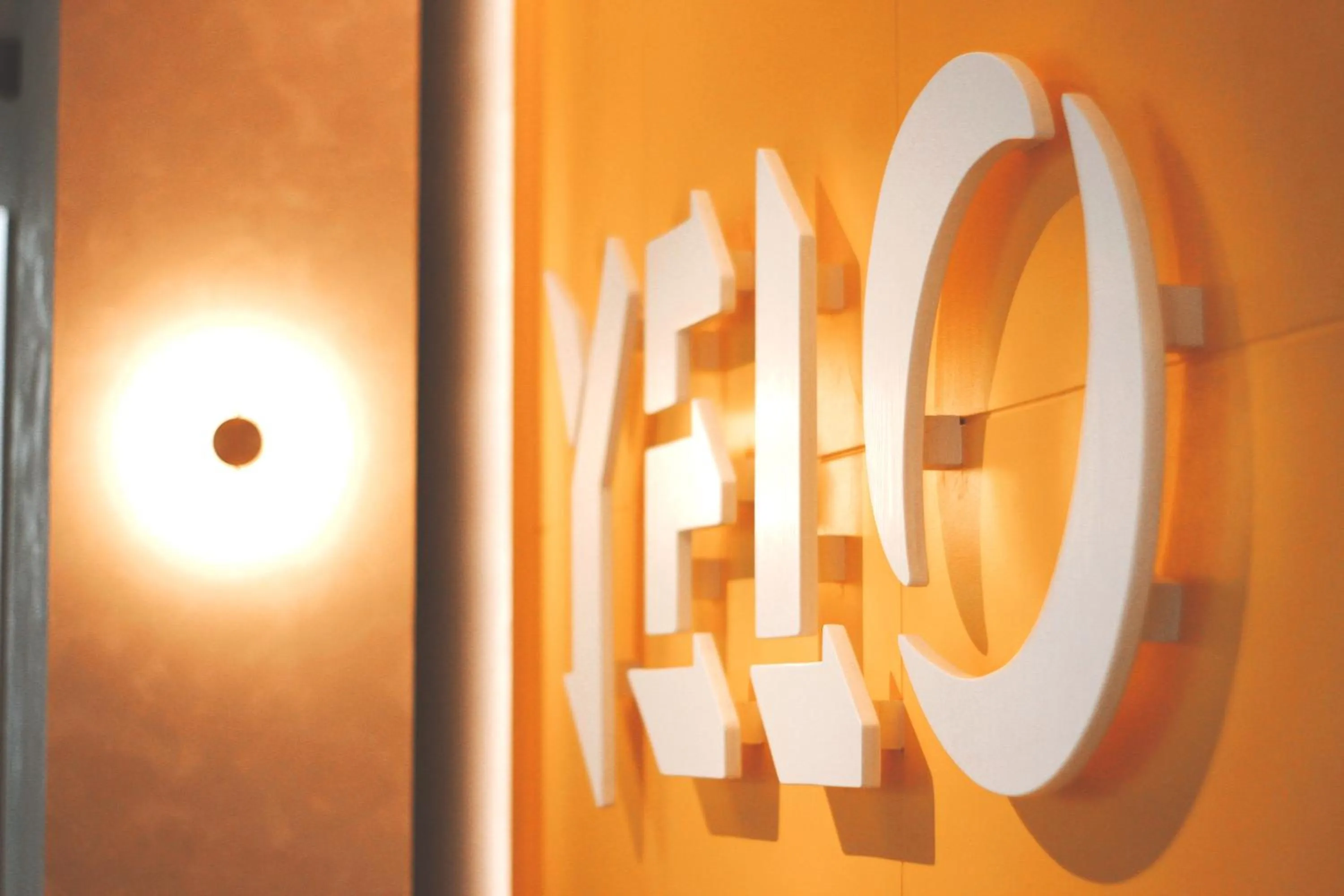 Restaurant/places to eat in The Brunei Hotel