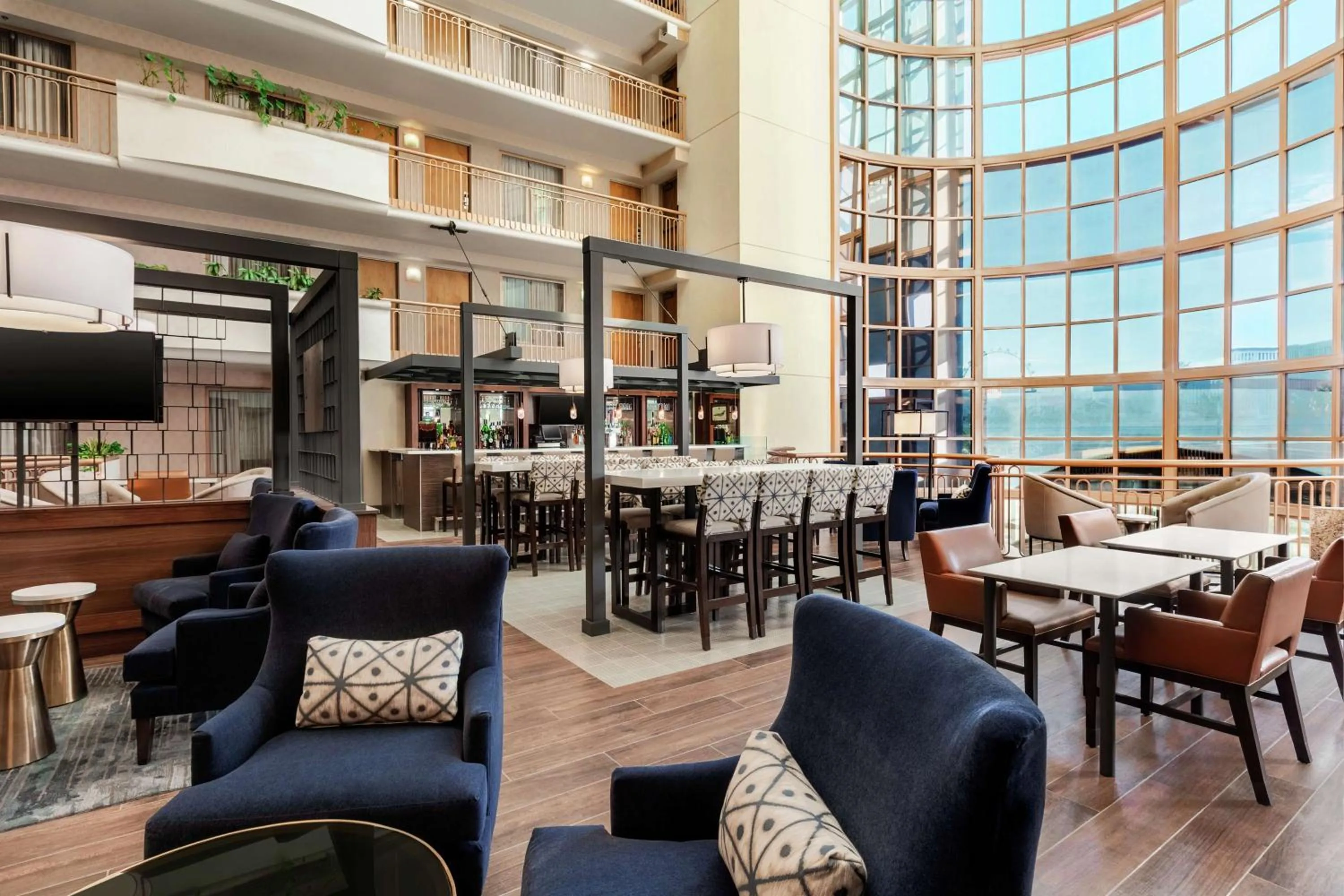 Lounge or bar in Embassy Suites by Hilton Convention Center Las Vegas