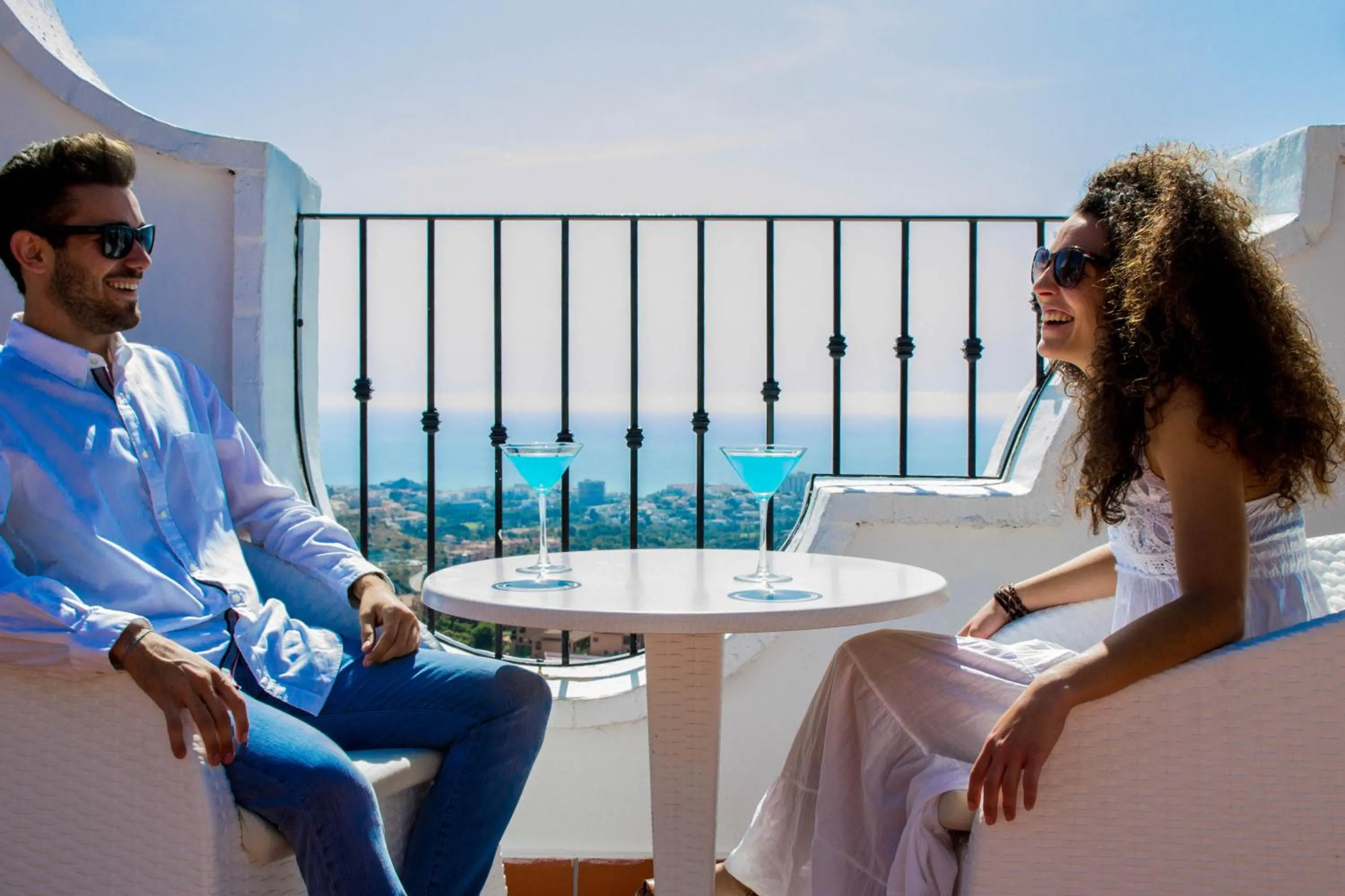 People in Hotel La Fonda