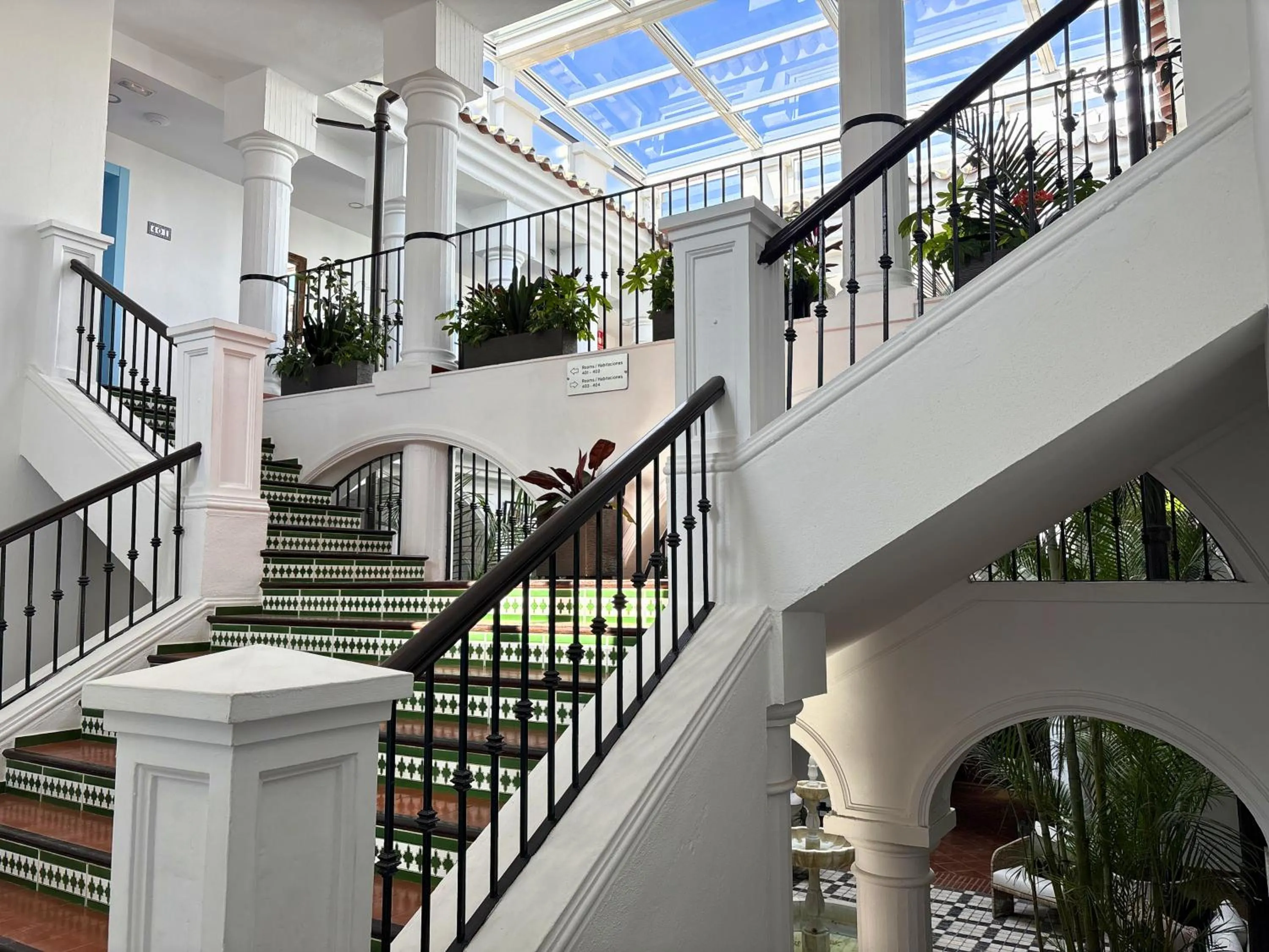 Property building in Hotel La Fonda