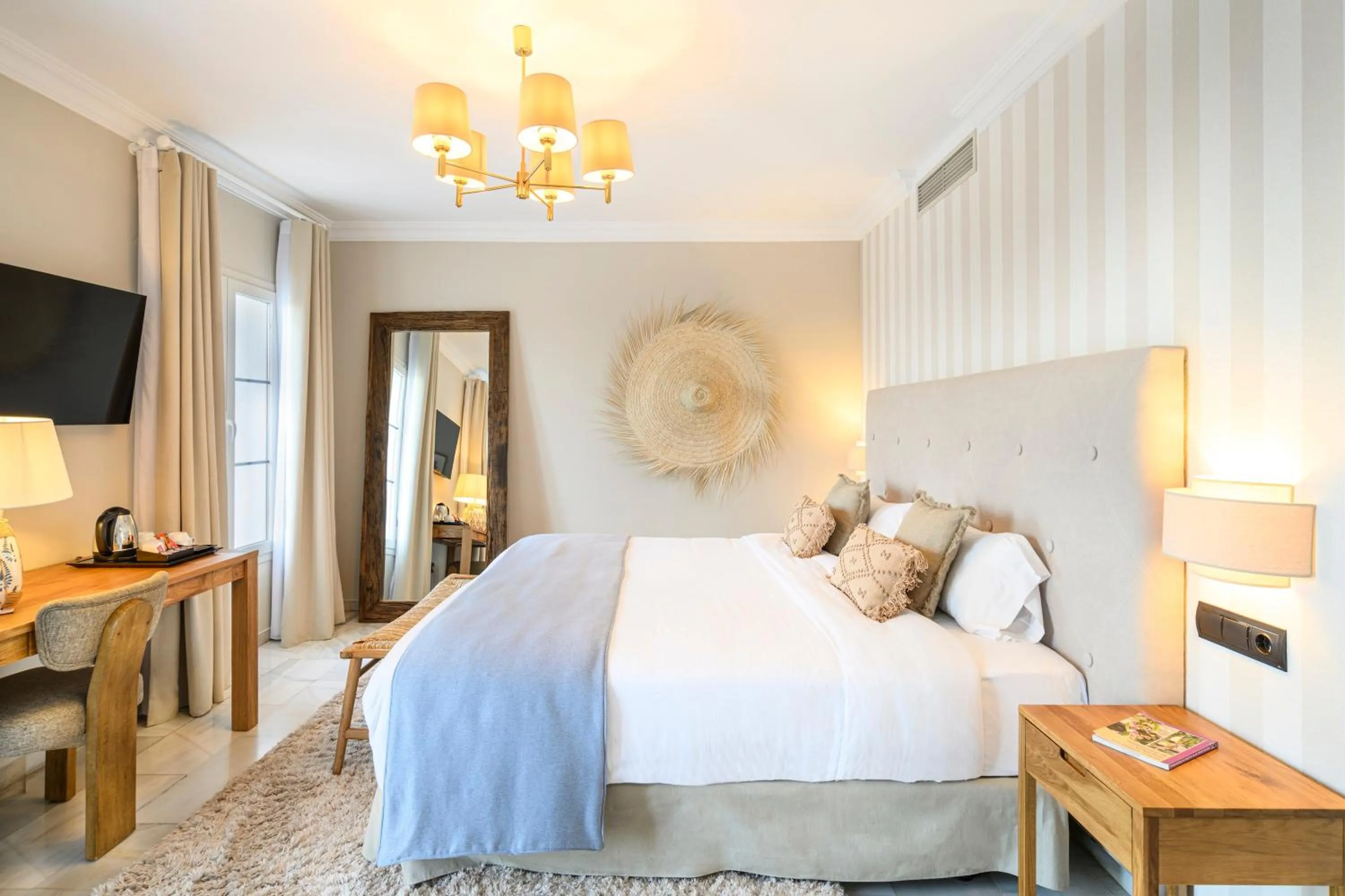 Photo of the whole room, Bed in Hotel La Fonda