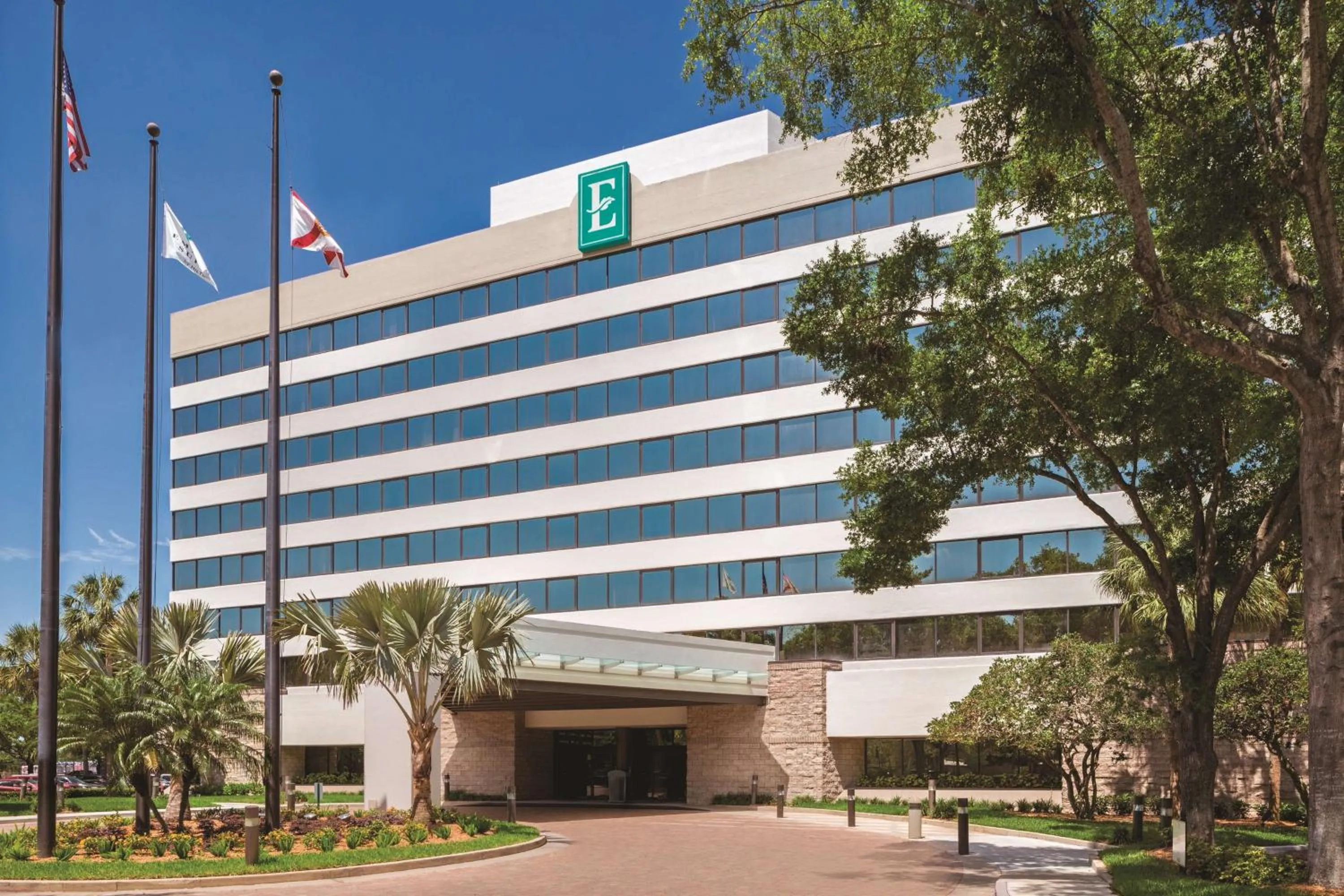 Property building in Embassy Suites by Hilton Orlando International Drive ICON Park