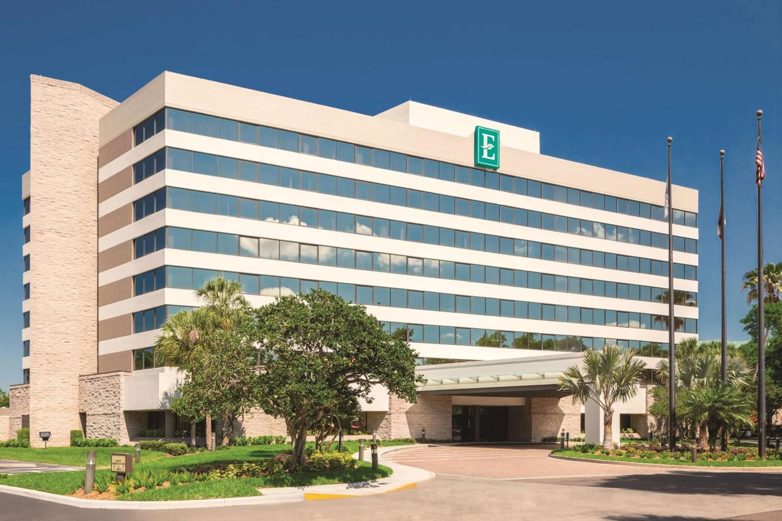 Property building in Embassy Suites by Hilton Orlando International Drive ICON Park