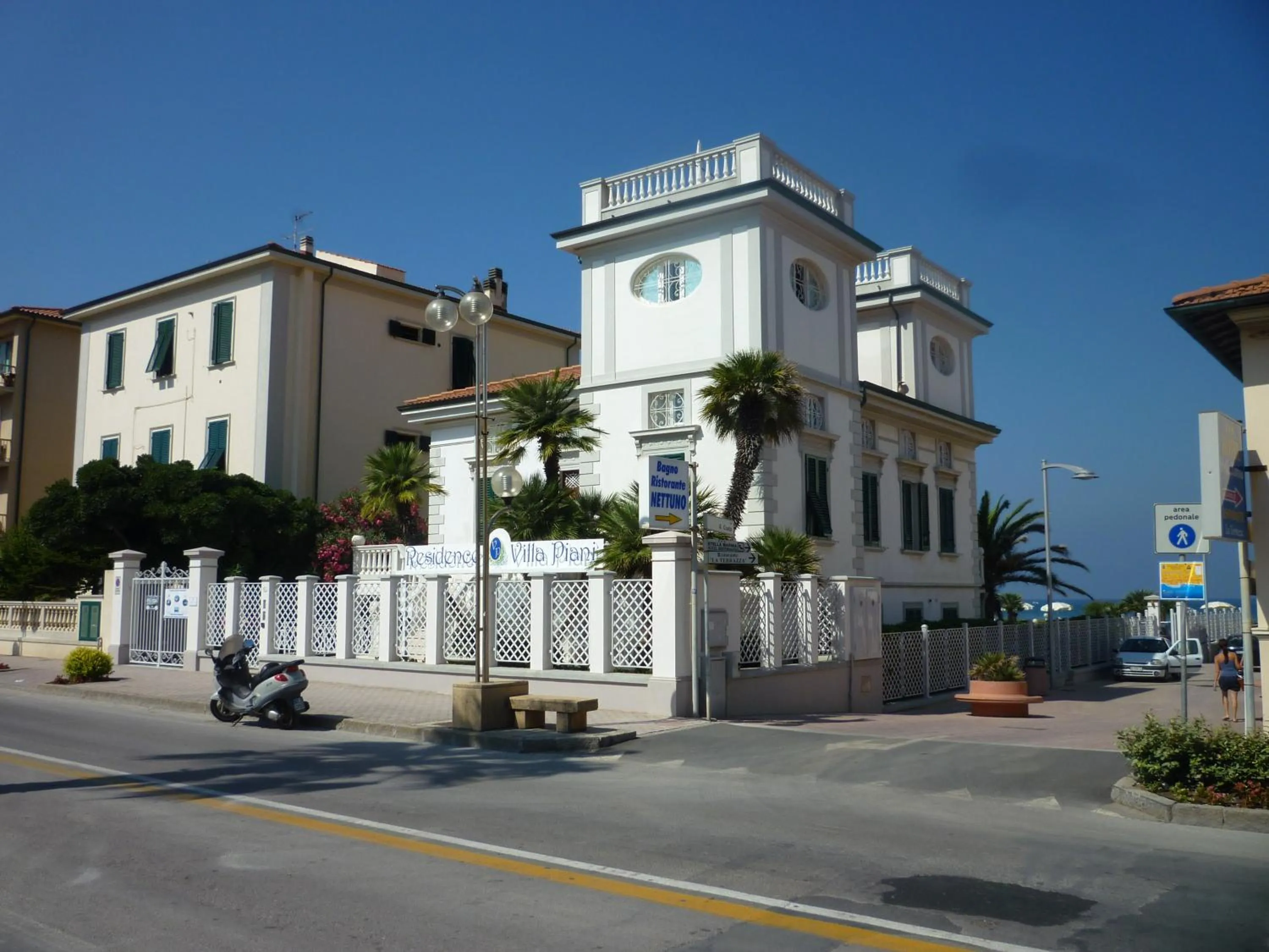Facade/entrance in Residence Villa Piani