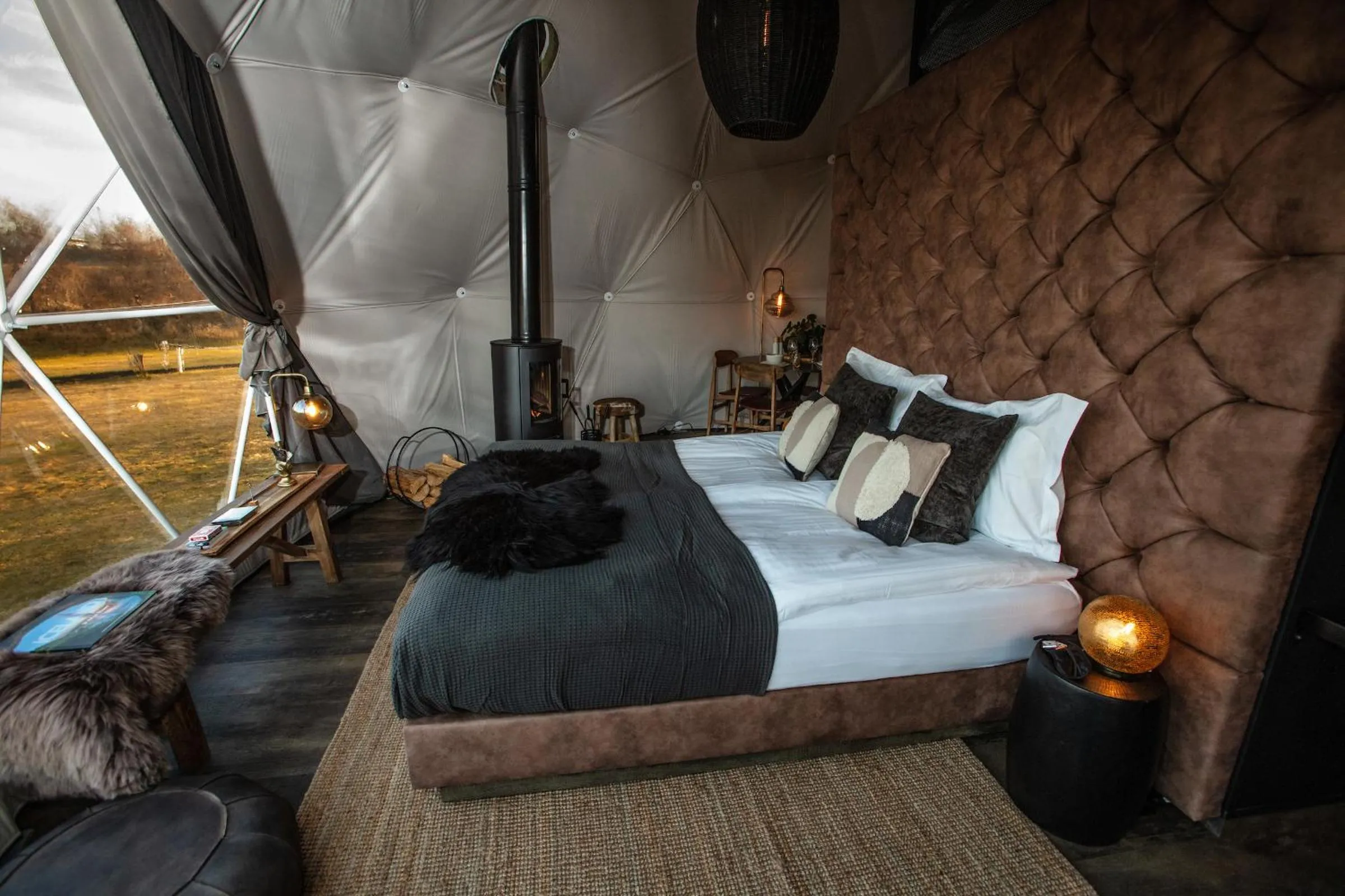 Photo of the whole room, Bed in Reykjavik Domes