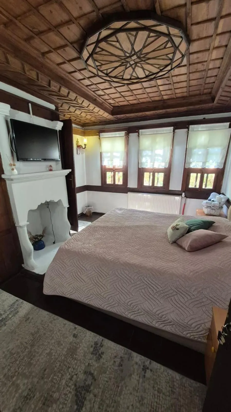 Bed in Turgut Reis Konak