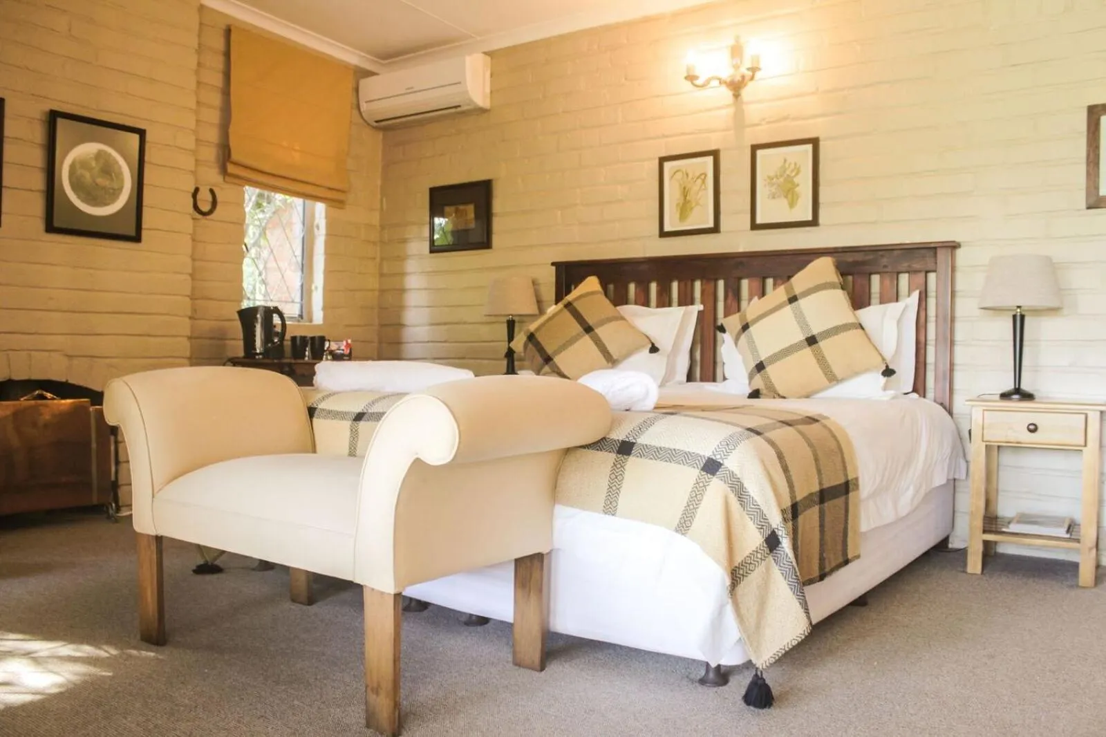 Photo of the whole room, Bed in Gerald's Gift Guest House