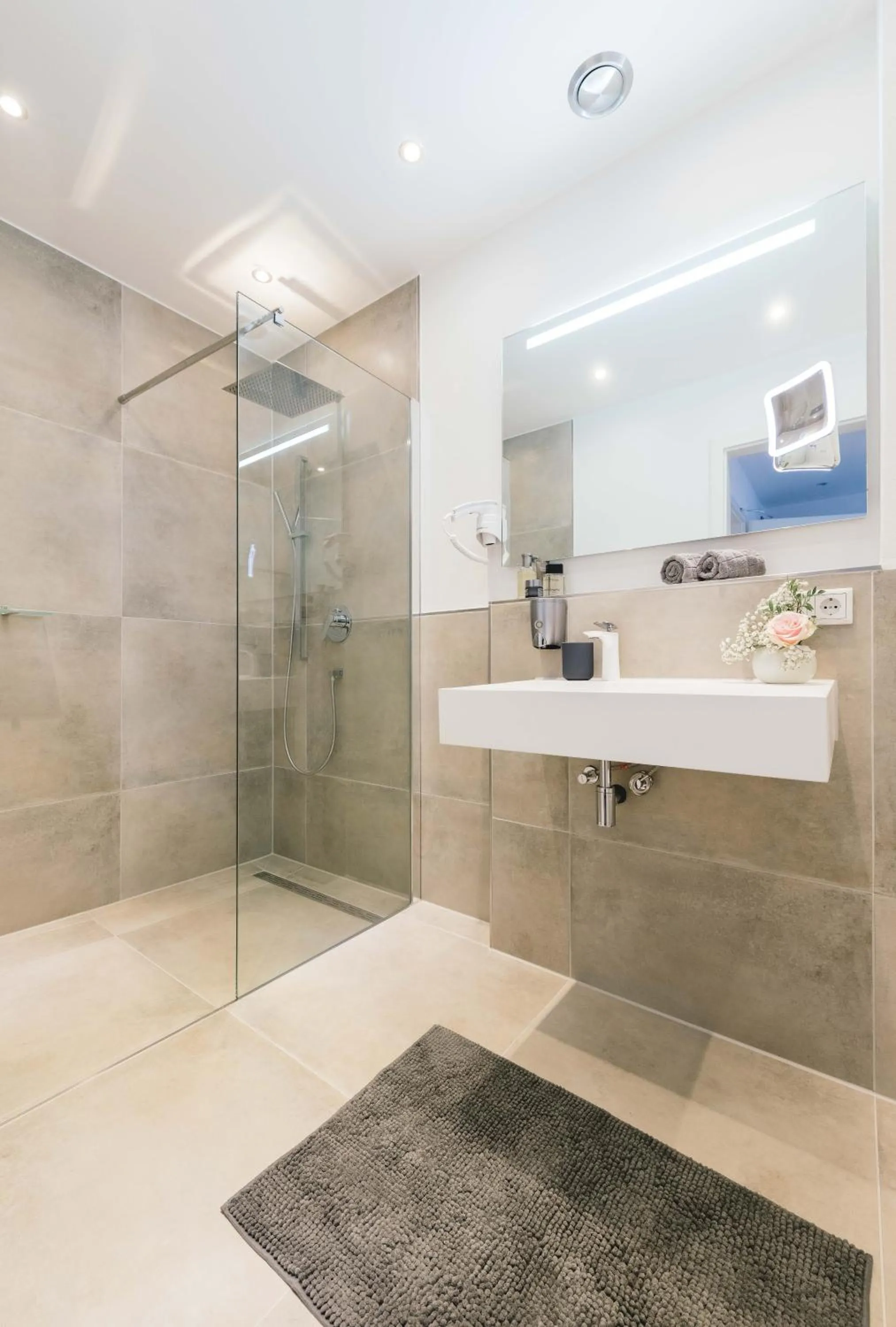 Bathroom in Unique Inn