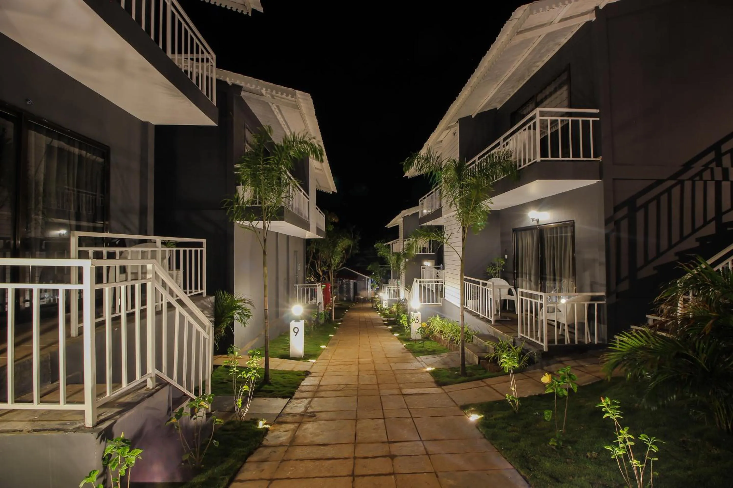 Facade/entrance in Oceans 7 Ashwem