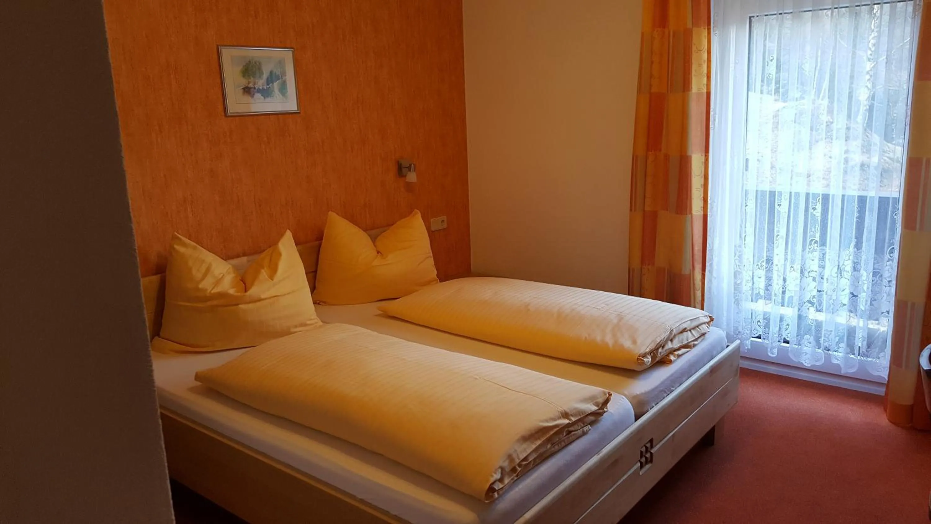 Photo of the whole room, Bed in Hotel Pension Oswald