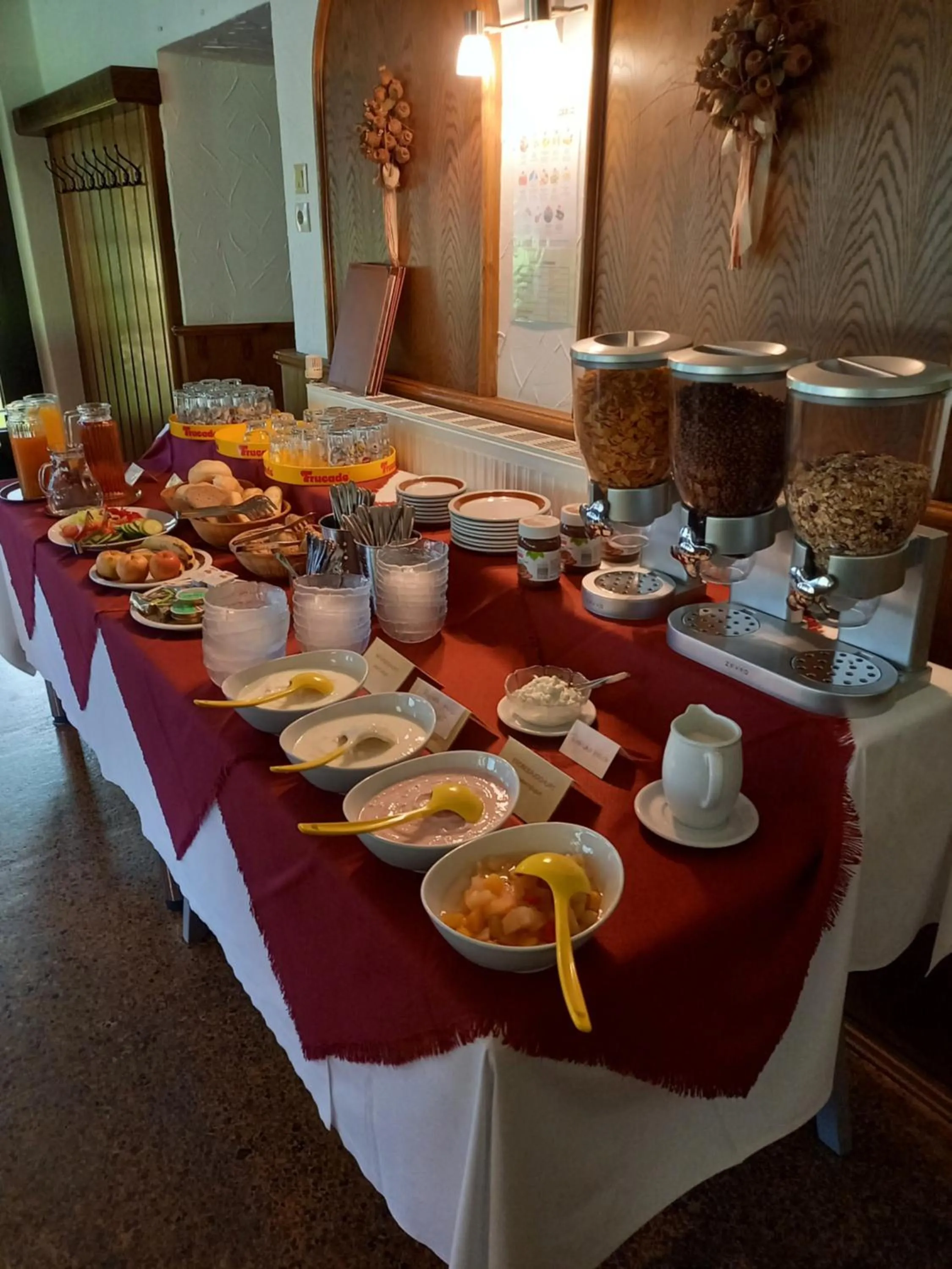 Buffet breakfast in Hotel Pension Oswald