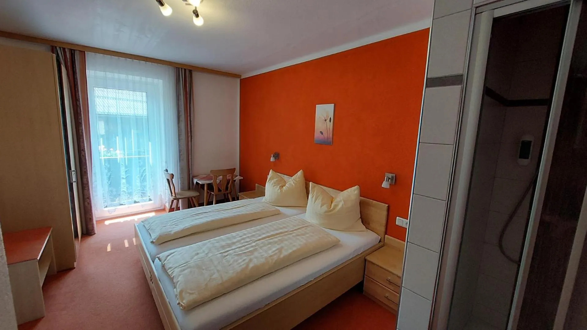 Photo of the whole room, Bed in Hotel Pension Oswald