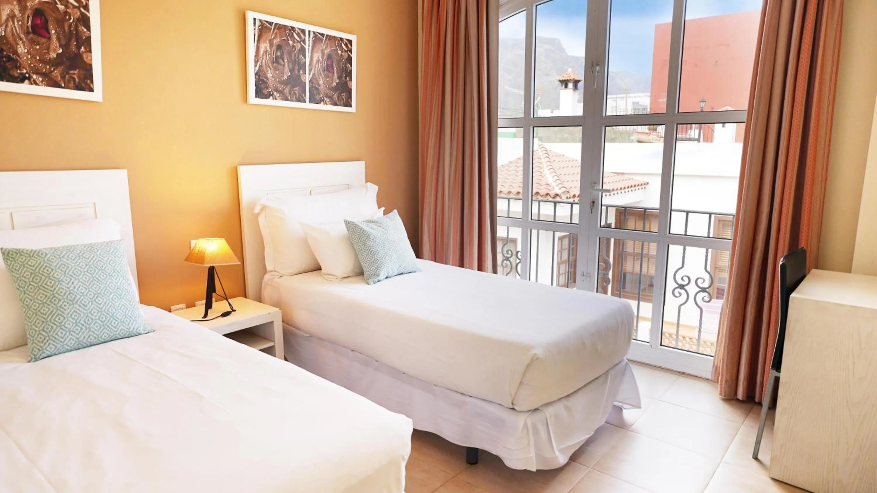 Photo of the whole room, Bed in Coral Los Silos - Your Natural Accommodation Choice