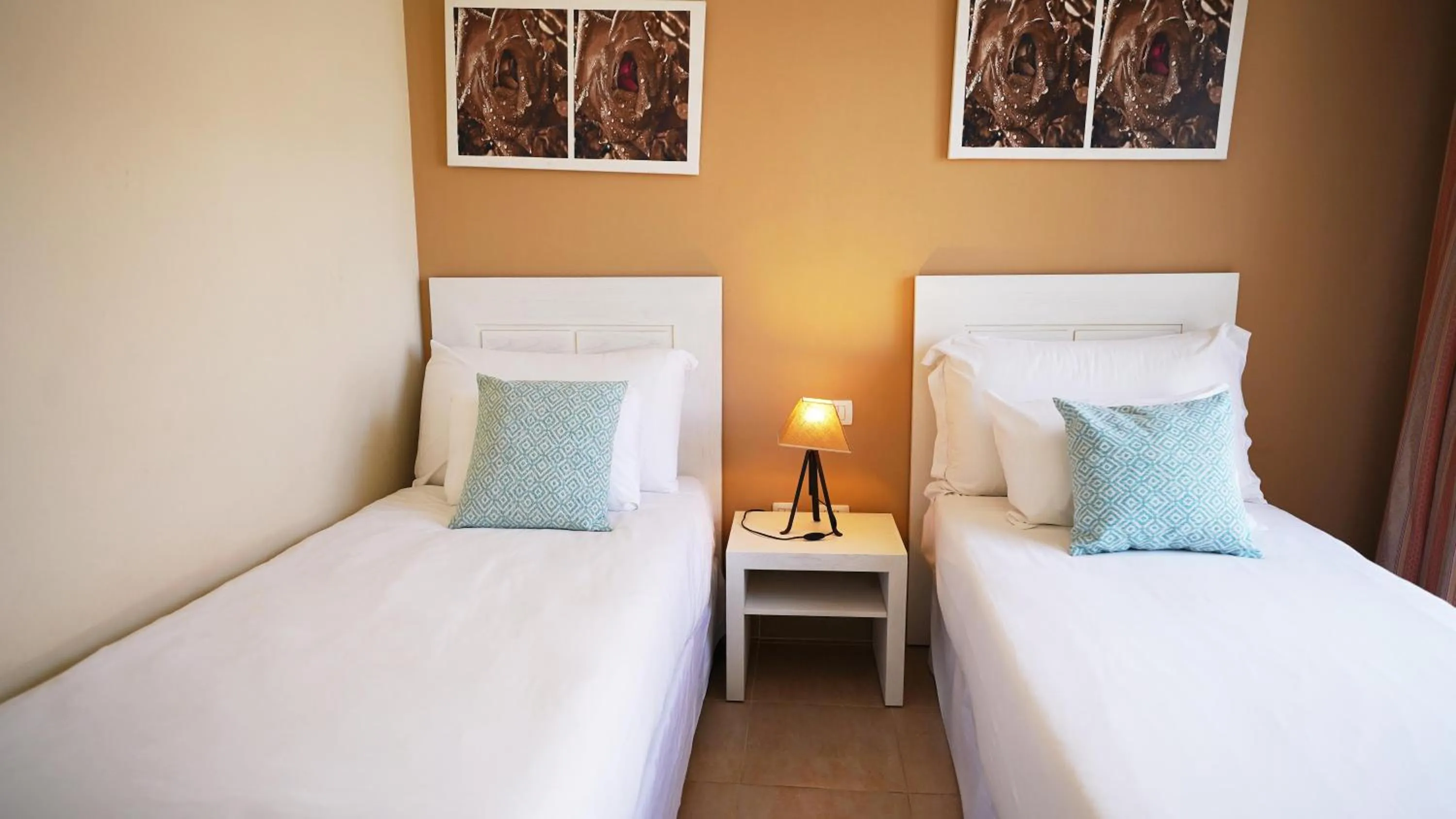 Photo of the whole room, Bed in Coral Los Silos - Your Natural Accommodation Choice