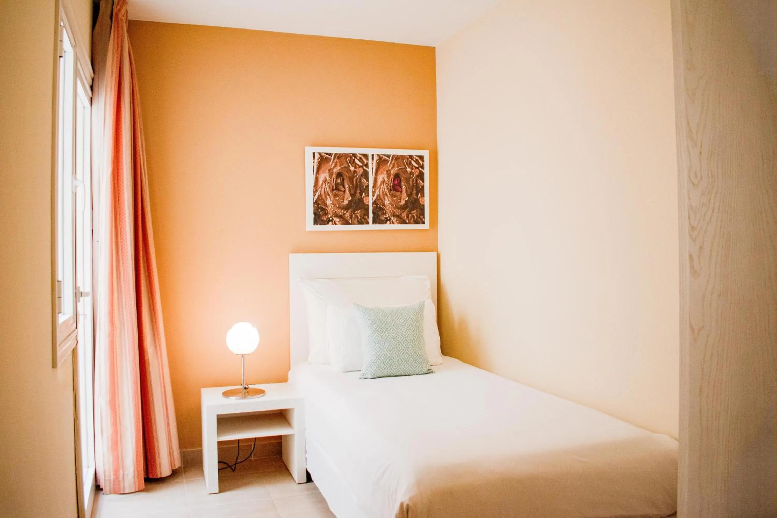 Photo of the whole room, Bed in Coral Los Silos - Your Natural Accommodation Choice