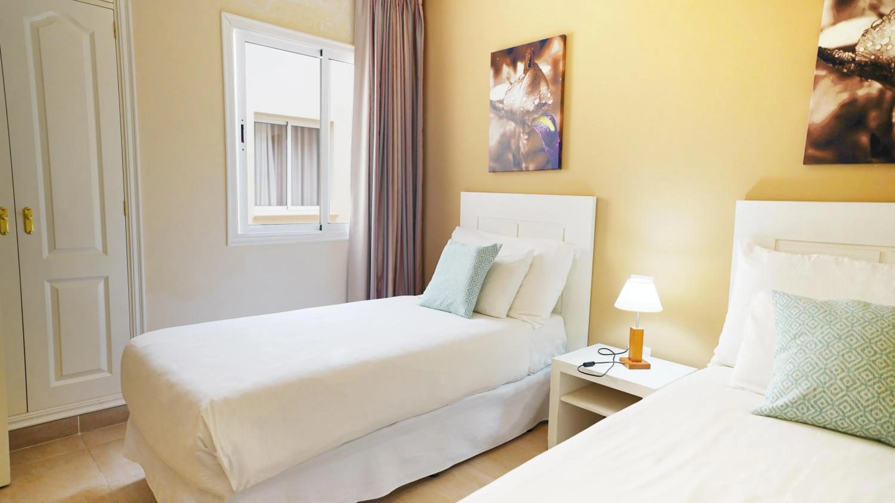 Photo of the whole room, Bed in Coral Los Silos - Your Natural Accommodation Choice