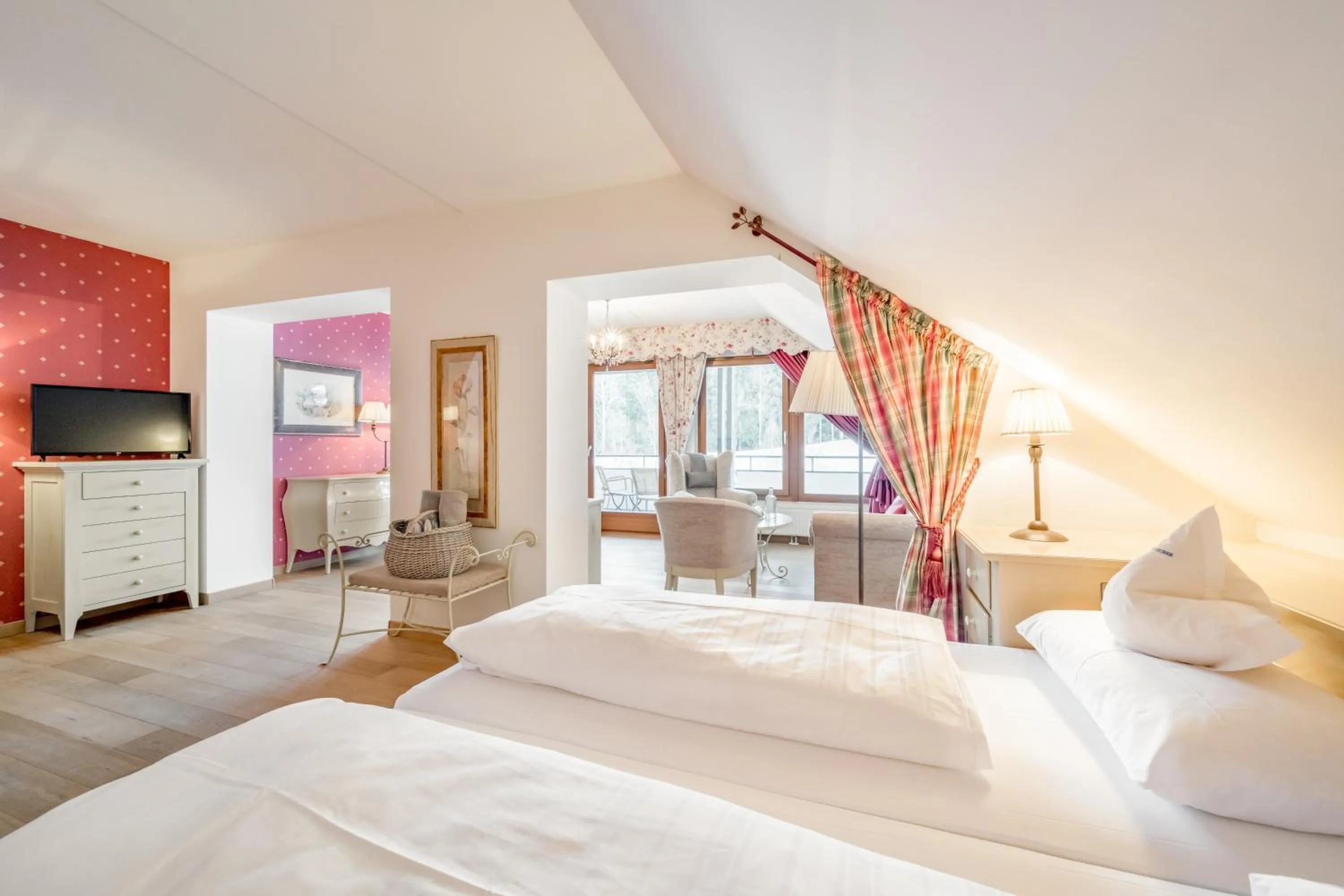 Shower, Bed in Royal Hotel Hinterhuber