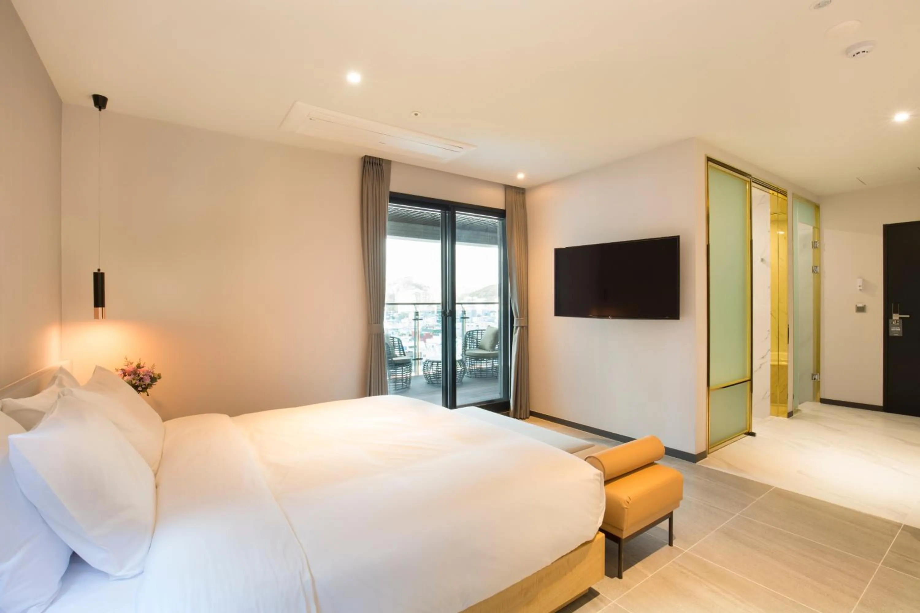 Bed in Nampo Hound Hotel Premier